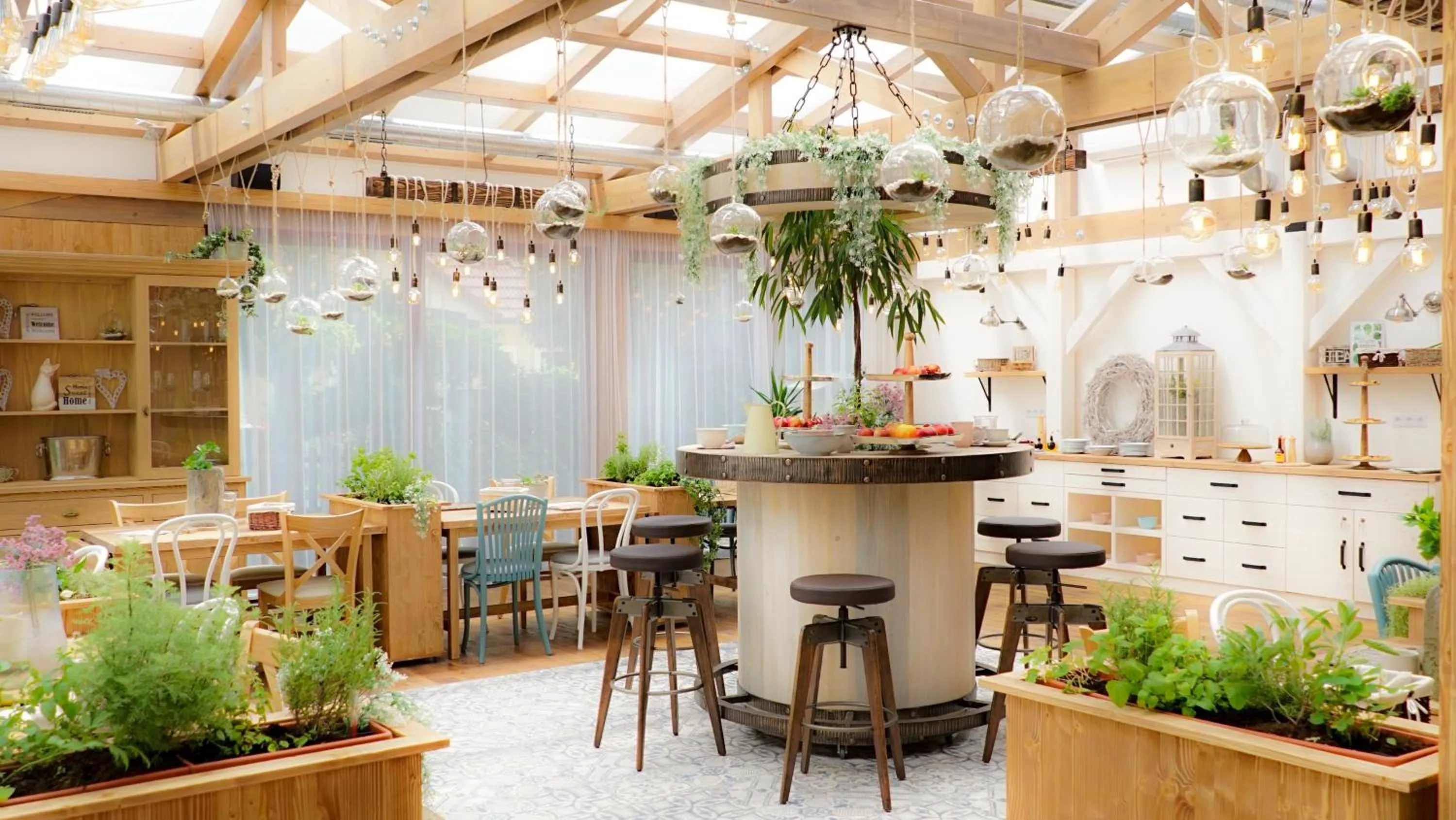 Restaurant/places to eat in Hotel McLimon