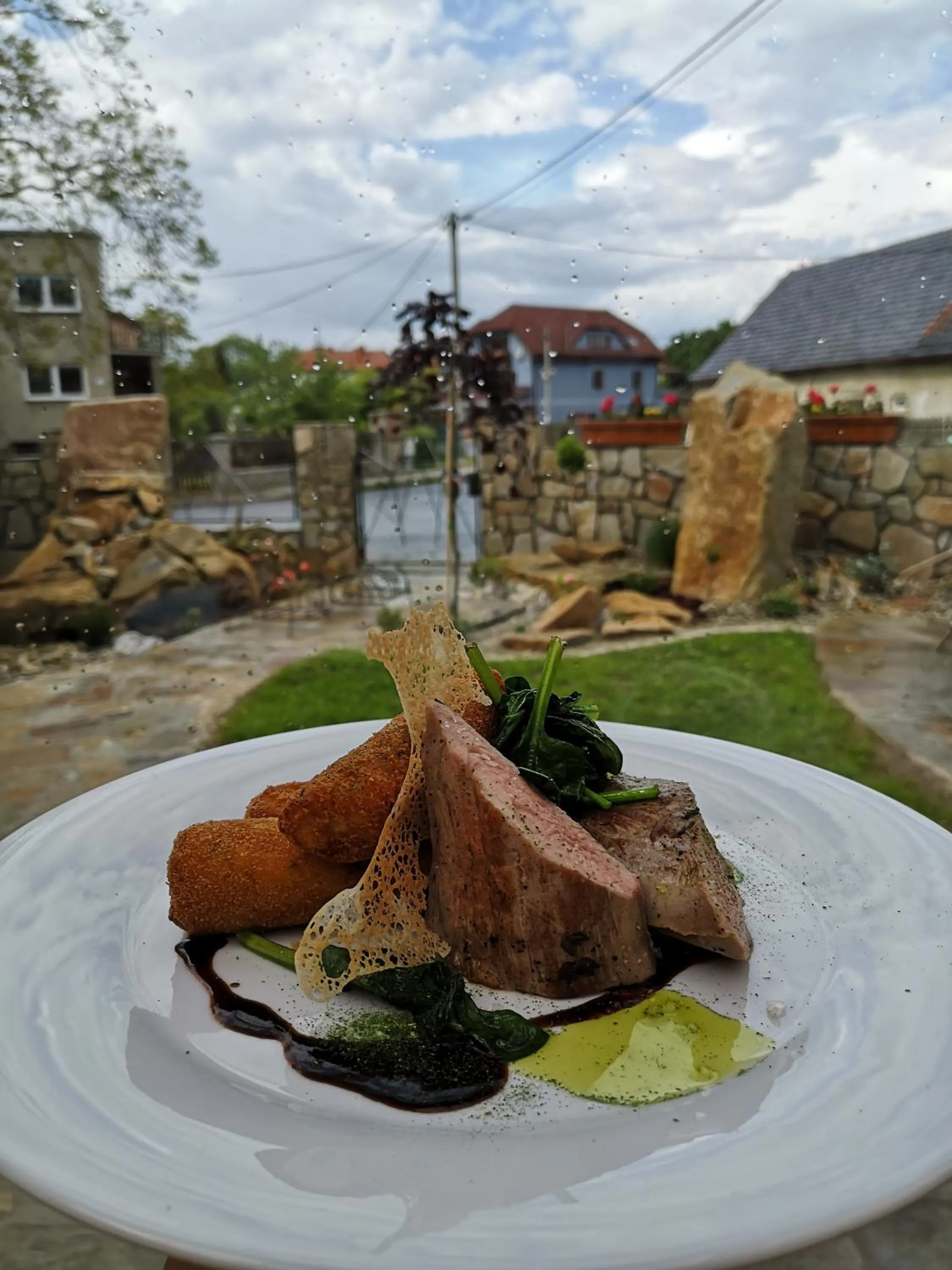 Lunch in Hotel McLimon