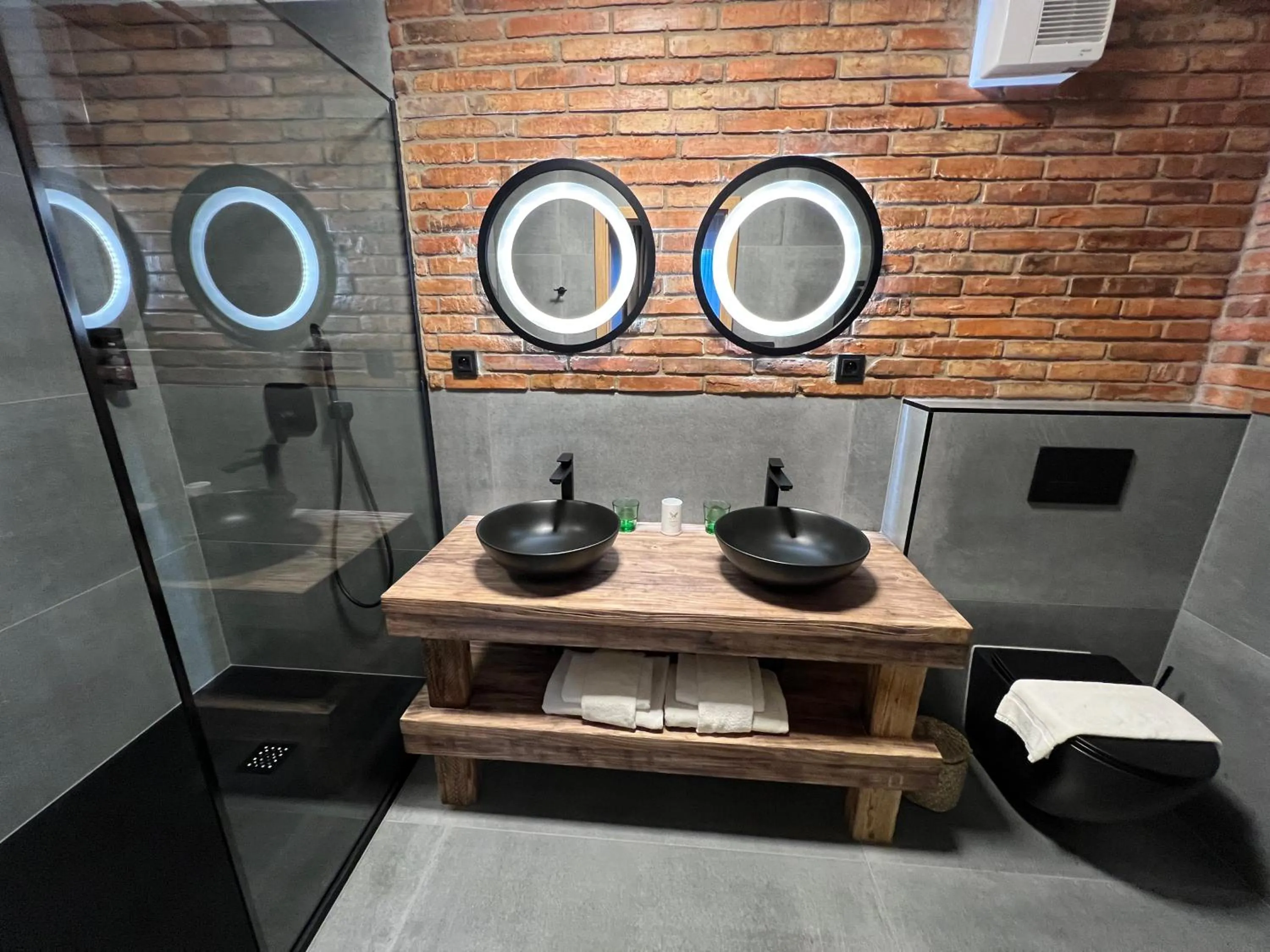 Bathroom in Hotel McLimon