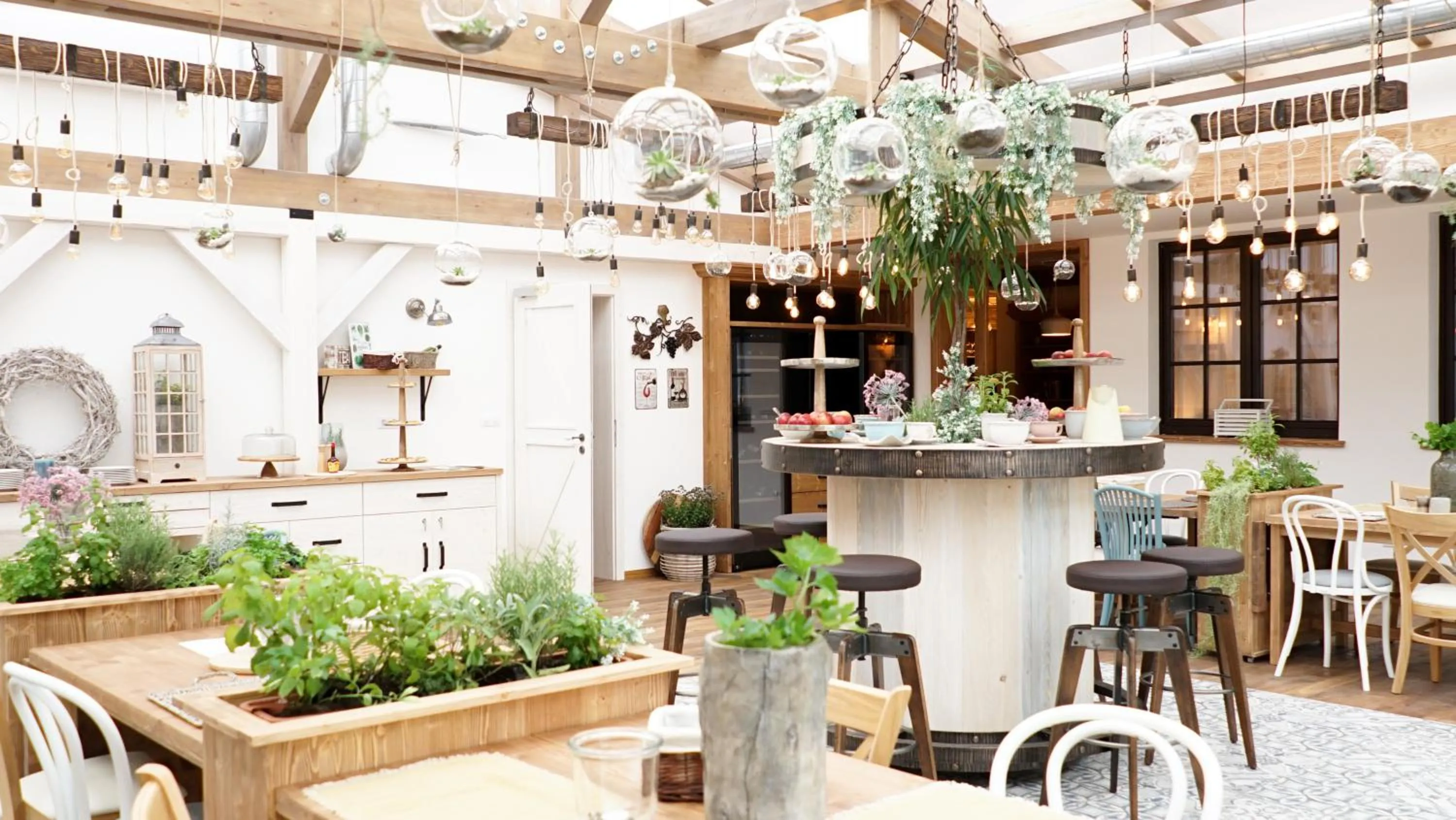 Restaurant/places to eat in Hotel McLimon