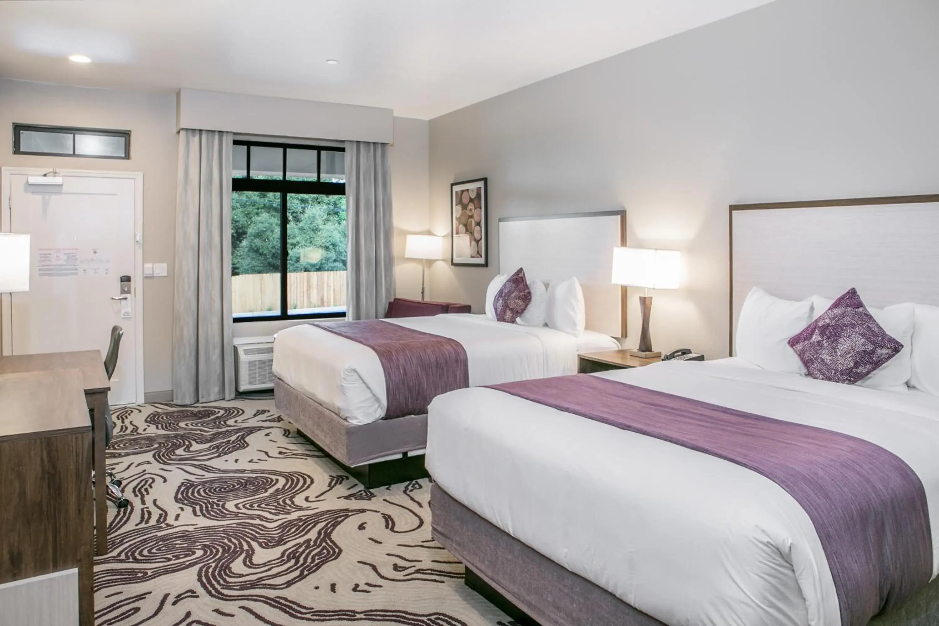 Double Room - Disability Access in Hotel Siri Downtown - Paso Robles Double Room - Disability Access in Hotel Siri Downtown - Paso Robles