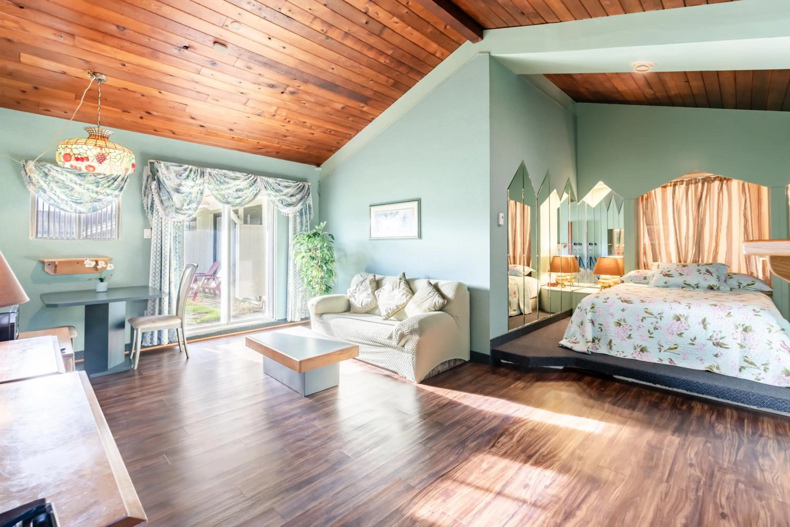 Photo of the whole room, Bed in Hotel Motel Bonsoir