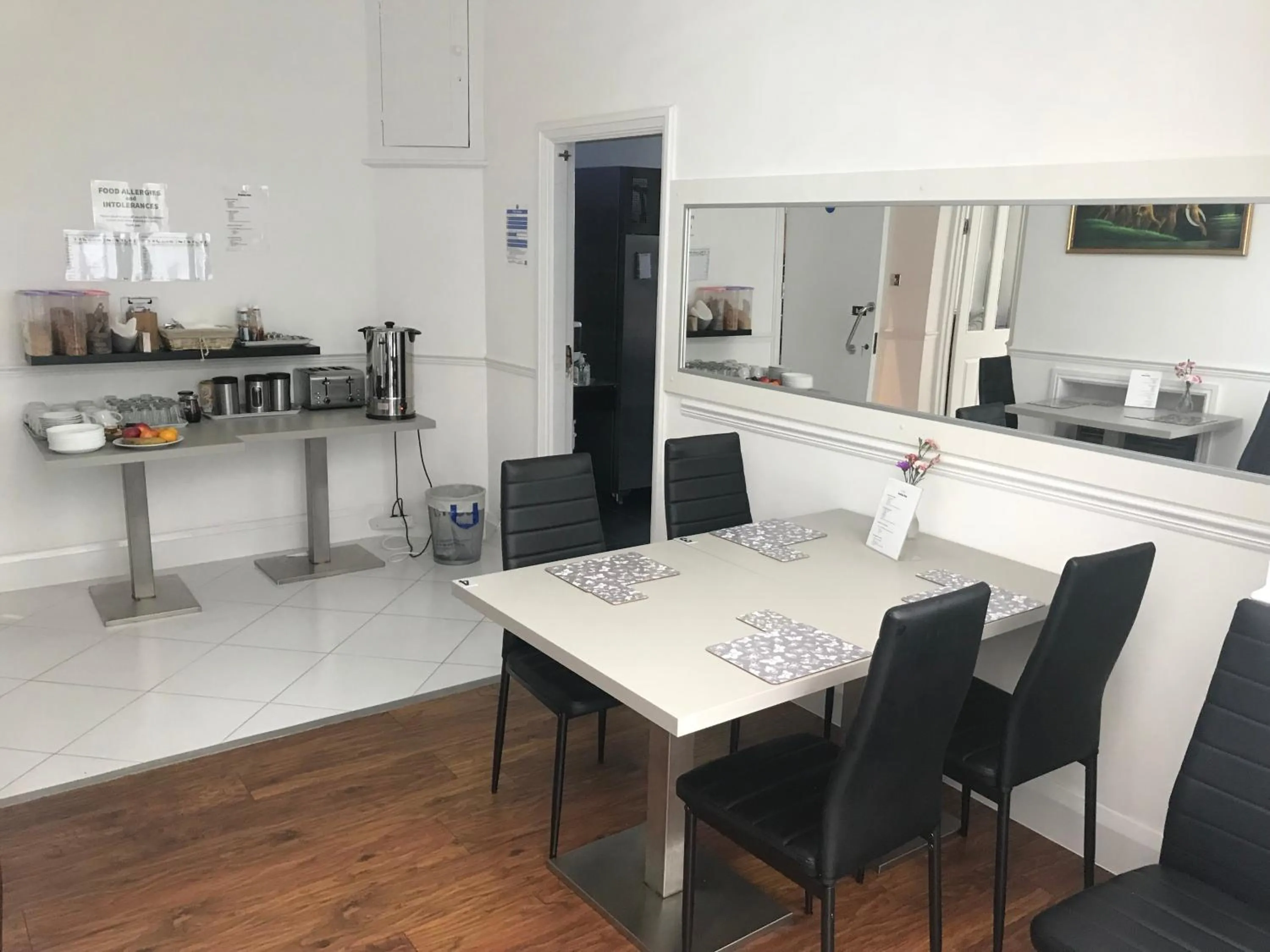 Restaurant/places to eat in Loughborough Grange Guesthouse & Spa Treatments