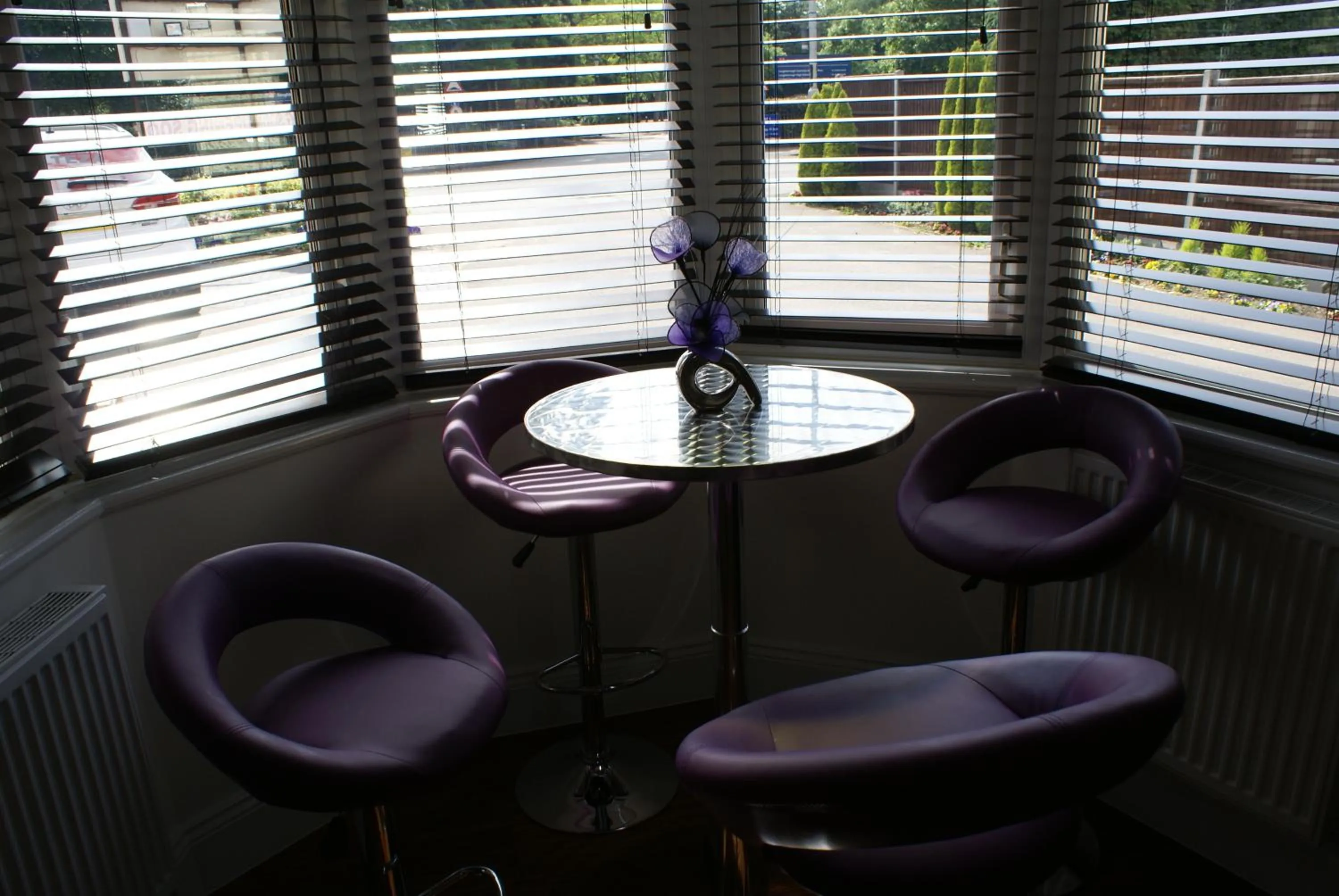 Lounge or bar in Loughborough Grange Guesthouse & Spa Treatments