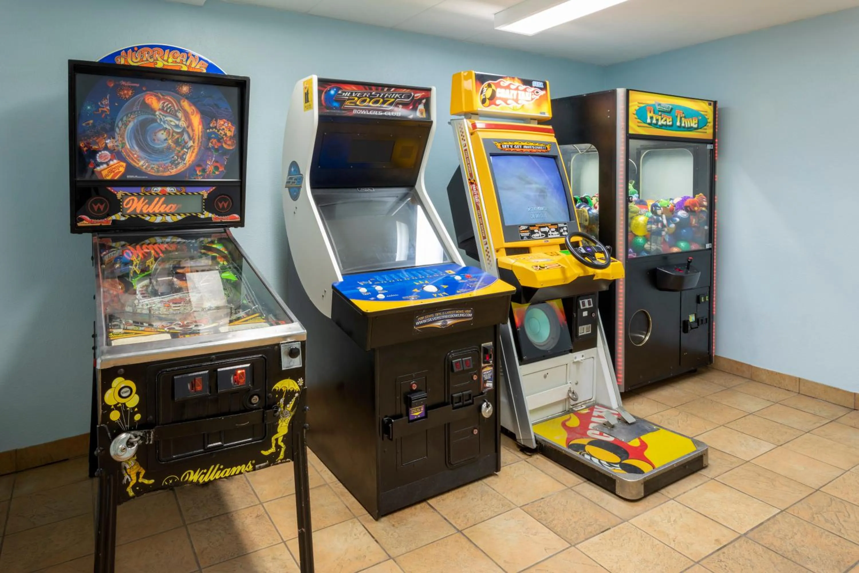 Game Room in GuestHouse Inn & Suites Rochester