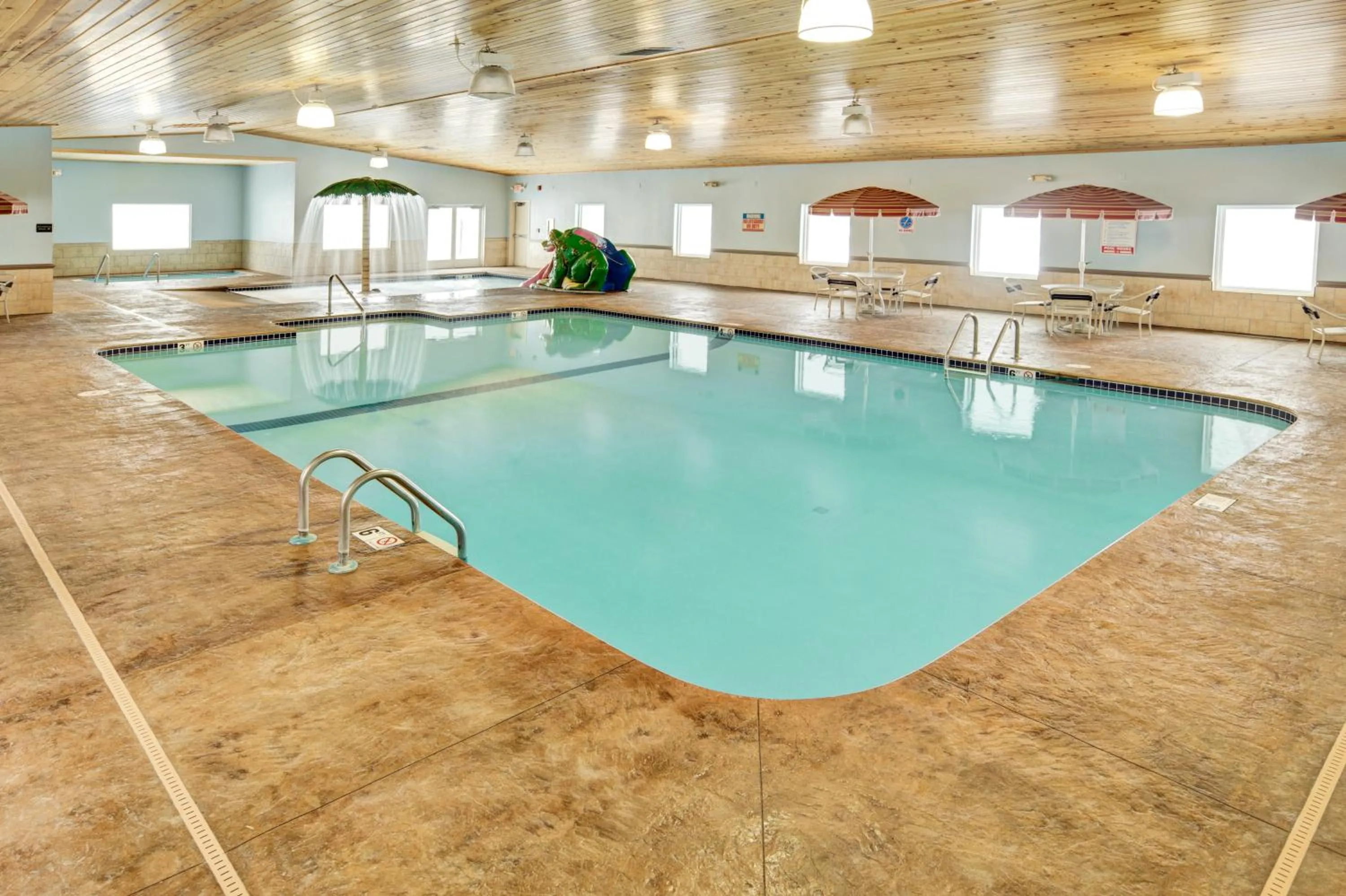 Aqua park in GuestHouse Inn & Suites Rochester