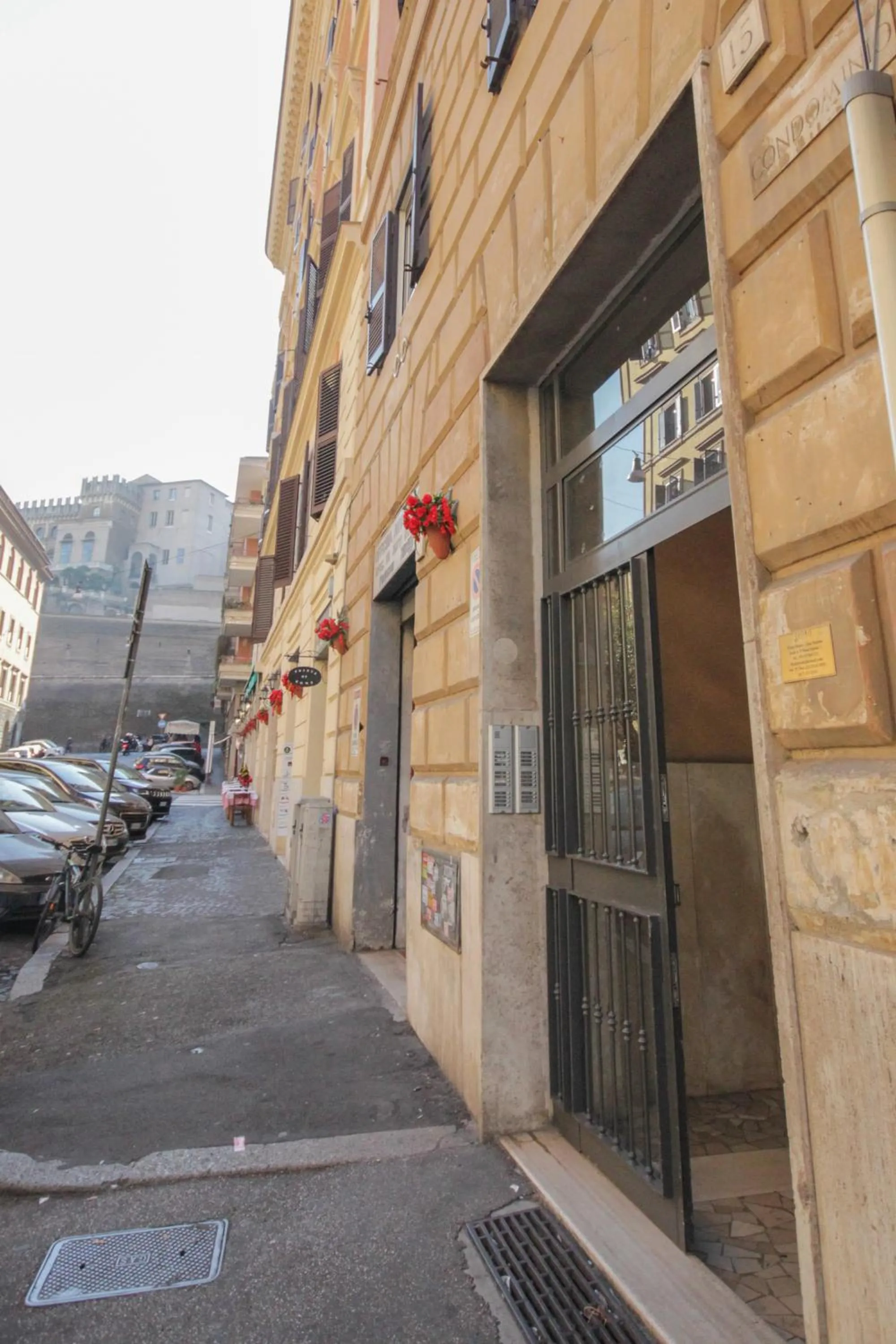 Property building in Home Vaticano 50 steps from Museum