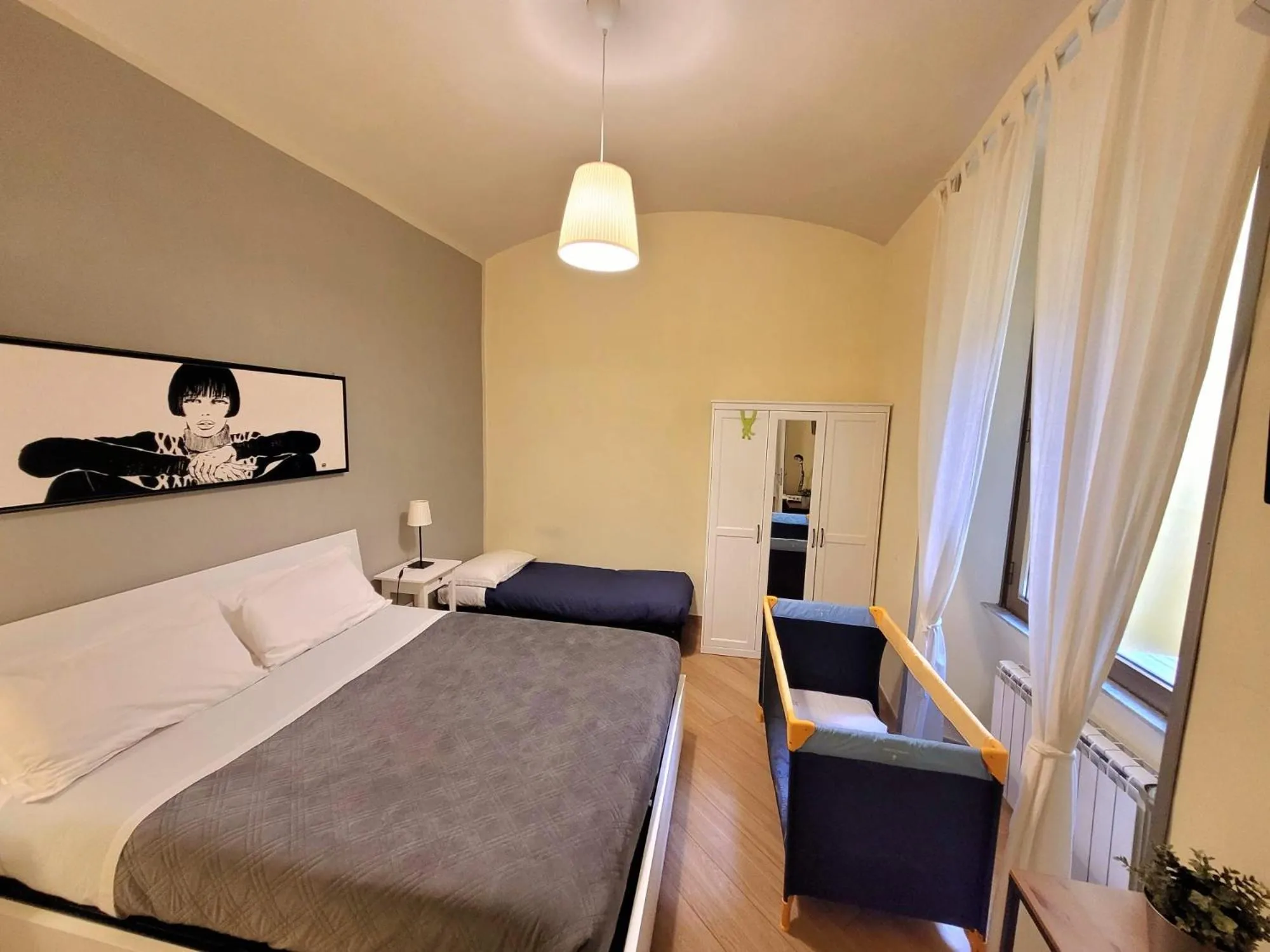 Bedroom, Bed in Home Vaticano 50 steps from Museum