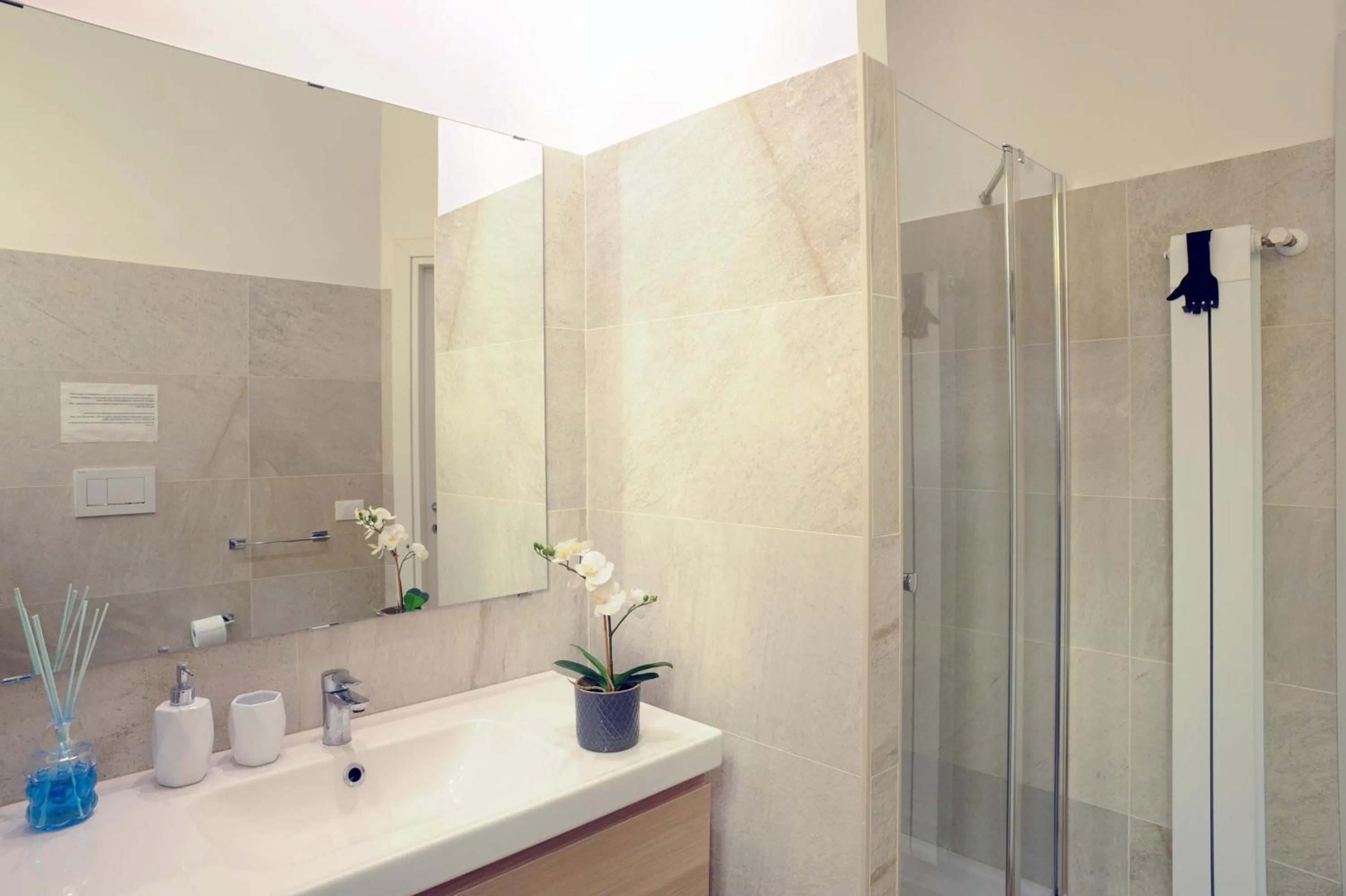 Bathroom in Home Vaticano 50 steps from Museum