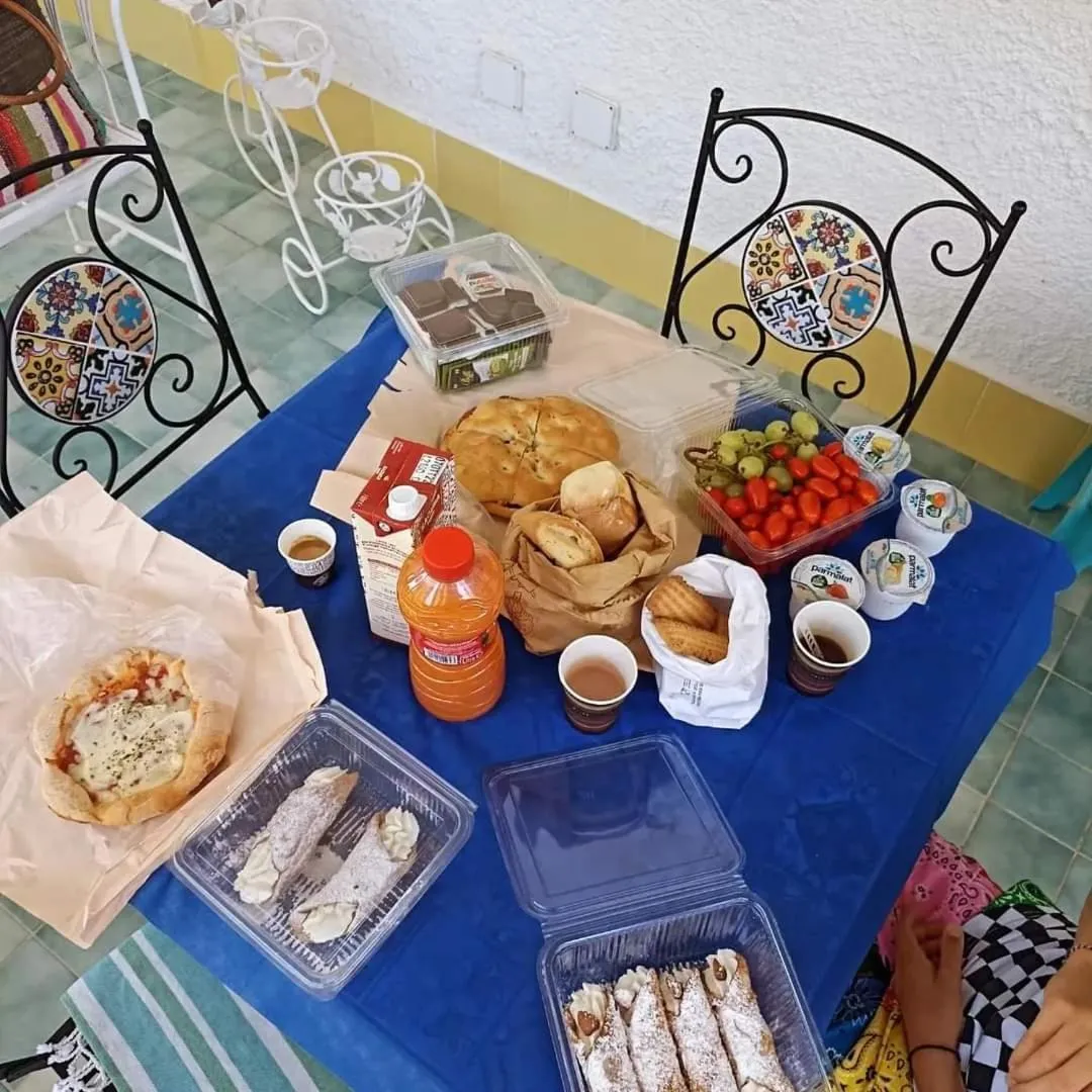 Breakfast in Suite House L'Isola Che Non C'è