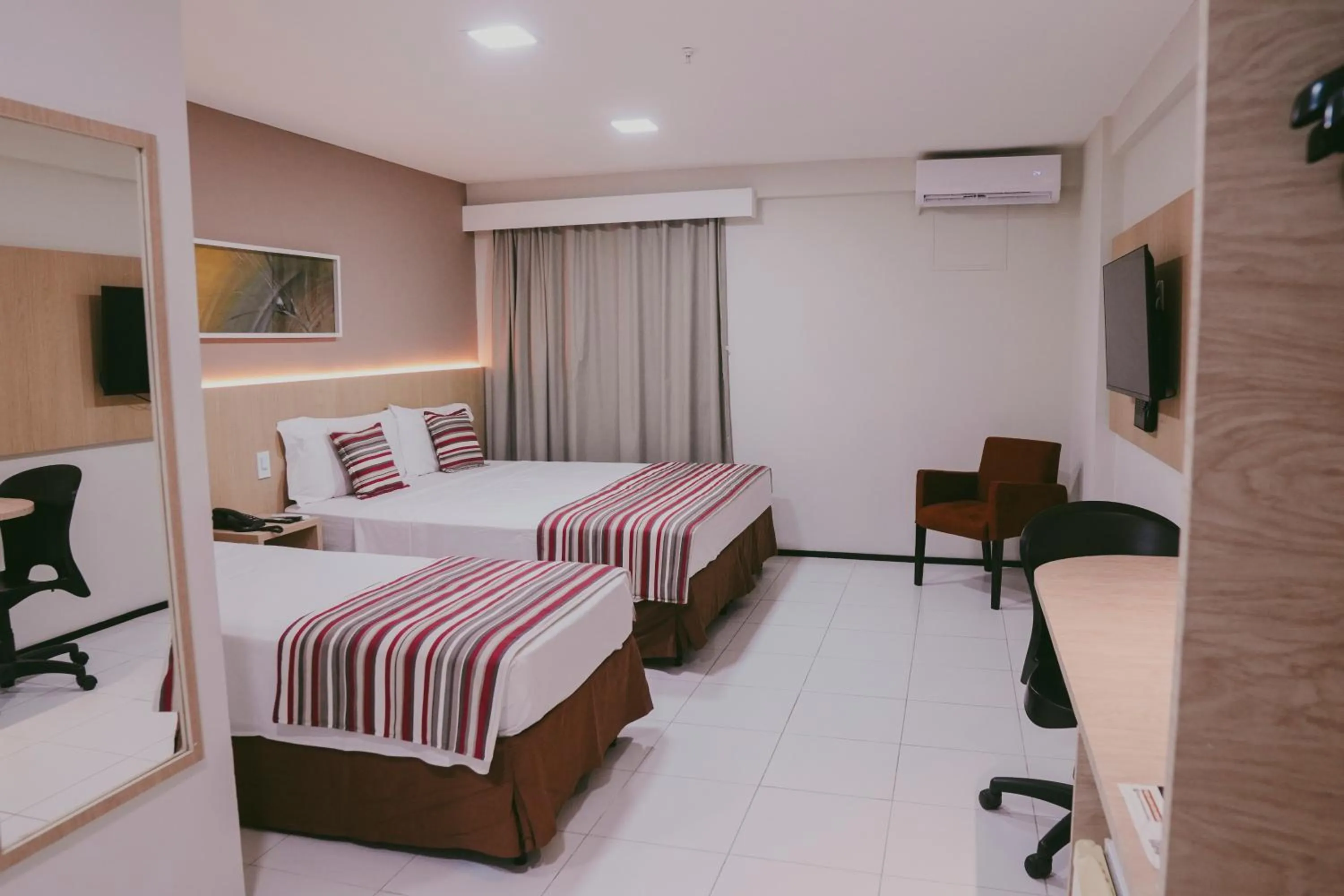 Bedroom, Bed in SLZ Lagoa Hotel