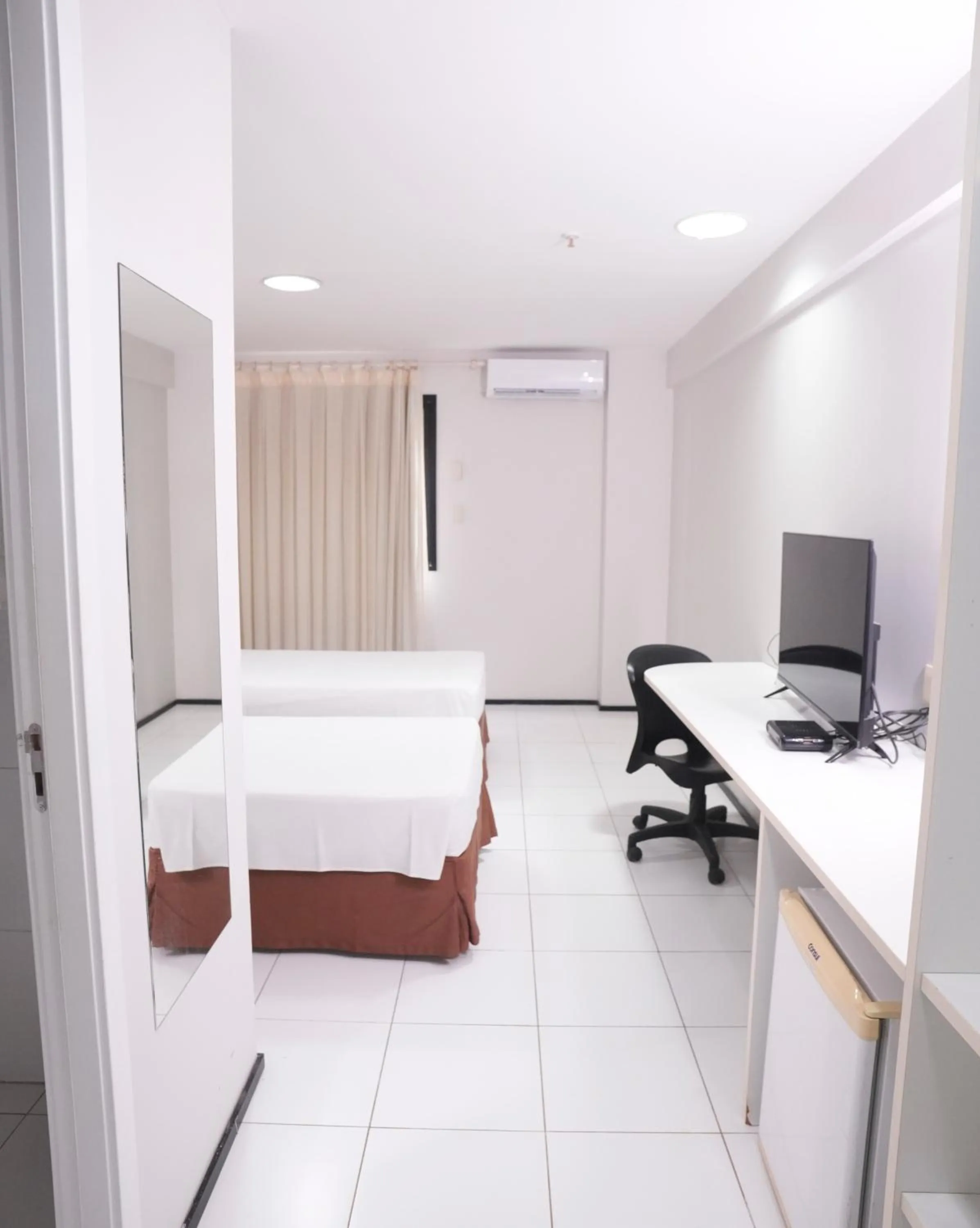 Photo of the whole room, Bed in SLZ Lagoa Hotel