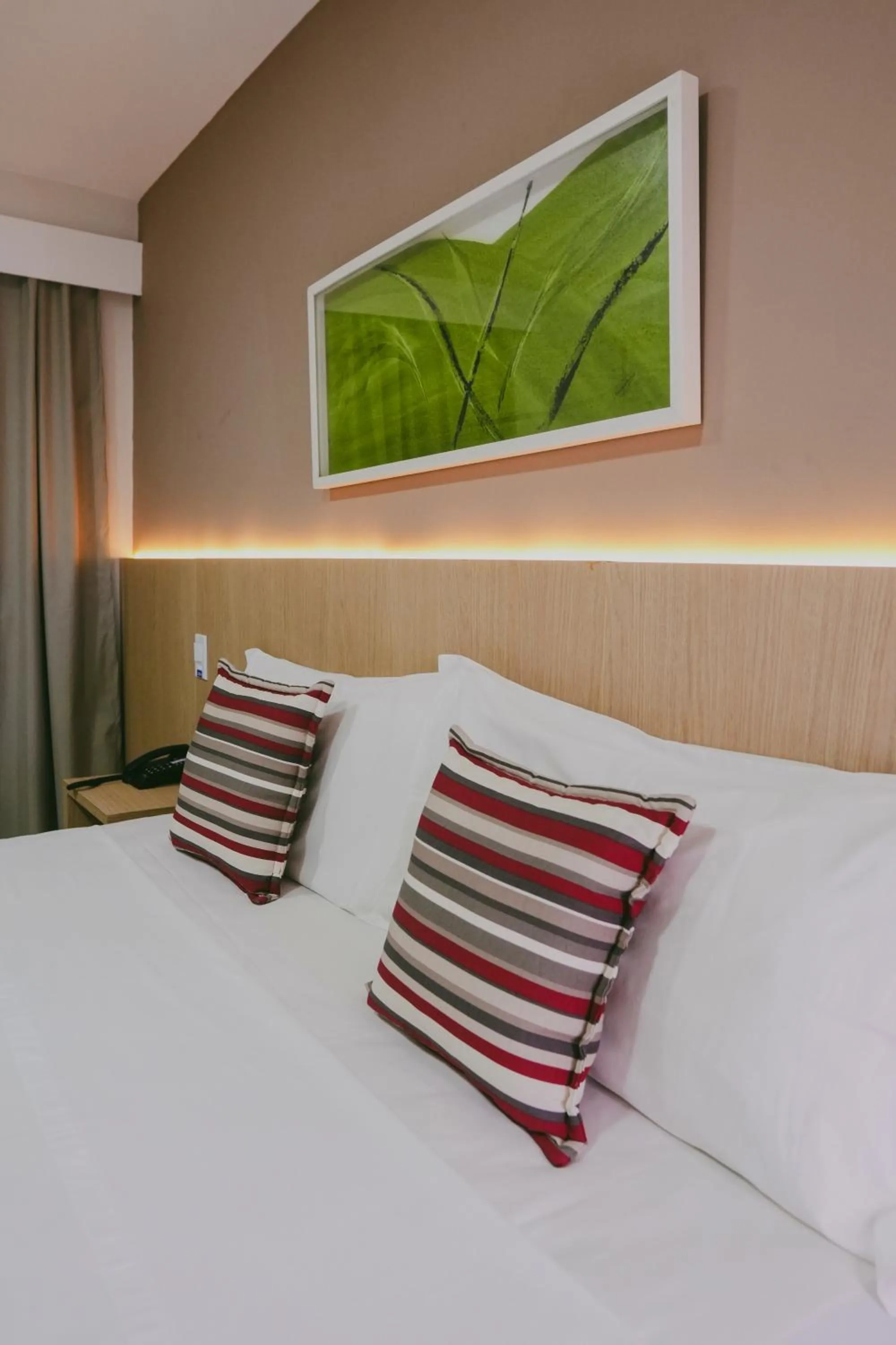 Bedroom, Bed in SLZ Lagoa Hotel