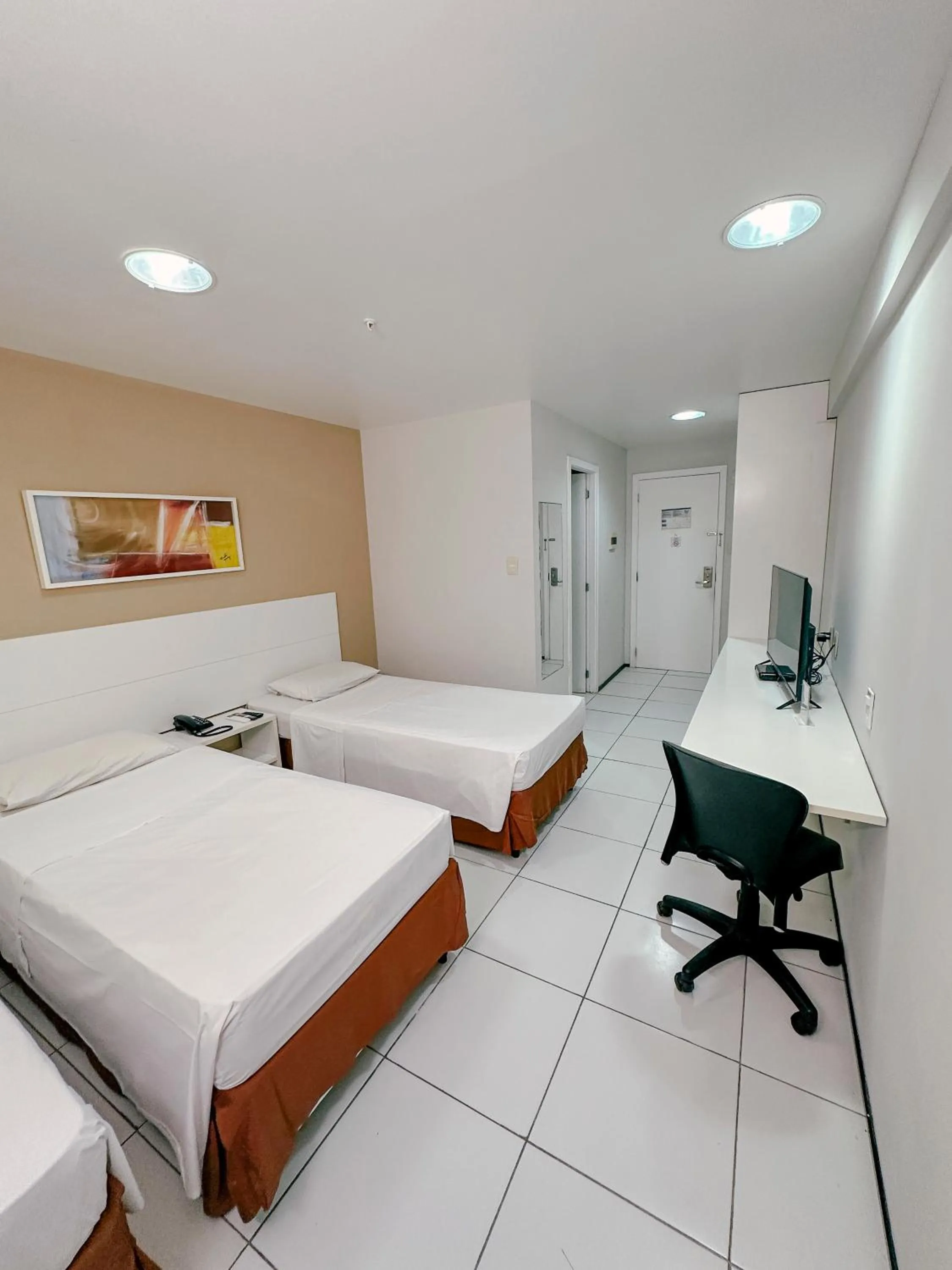 Photo of the whole room, Bed in SLZ Lagoa Hotel