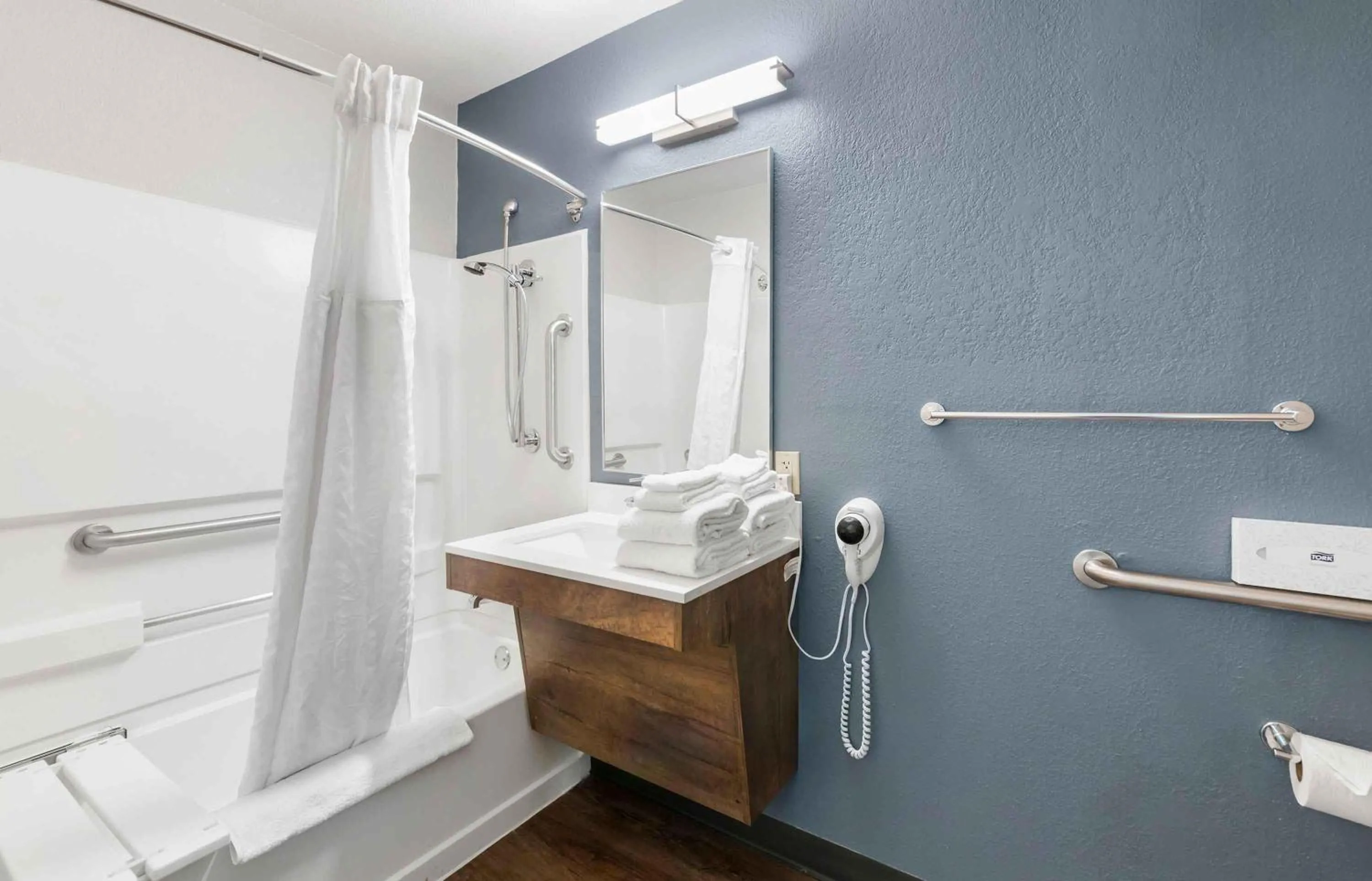 Bathroom in Extended Stay America Premier Suites - Miami - Airport - Miami Springs