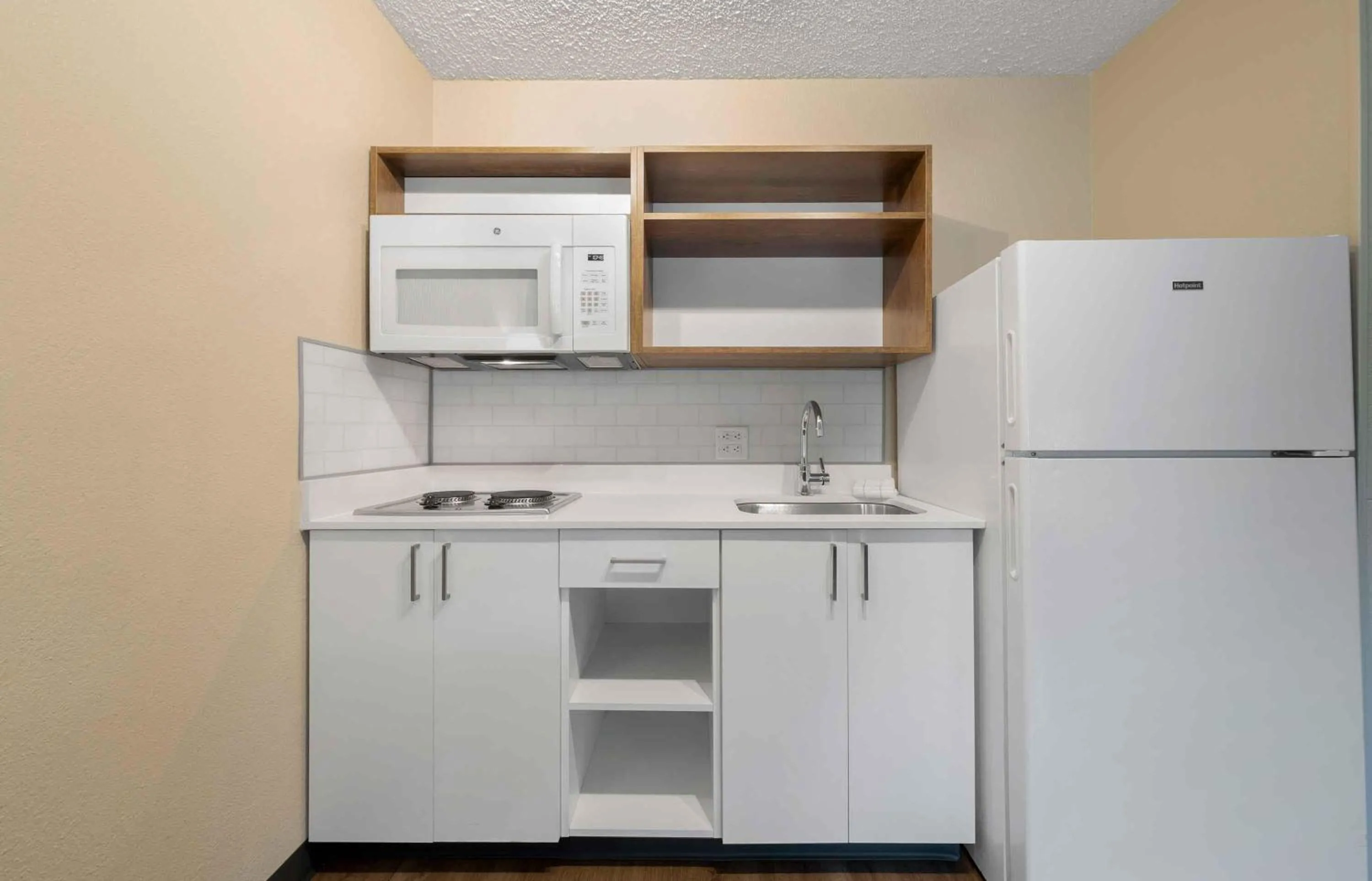 Kitchen or kitchenette in Extended Stay America Premier Suites - Miami - Airport - Miami Springs