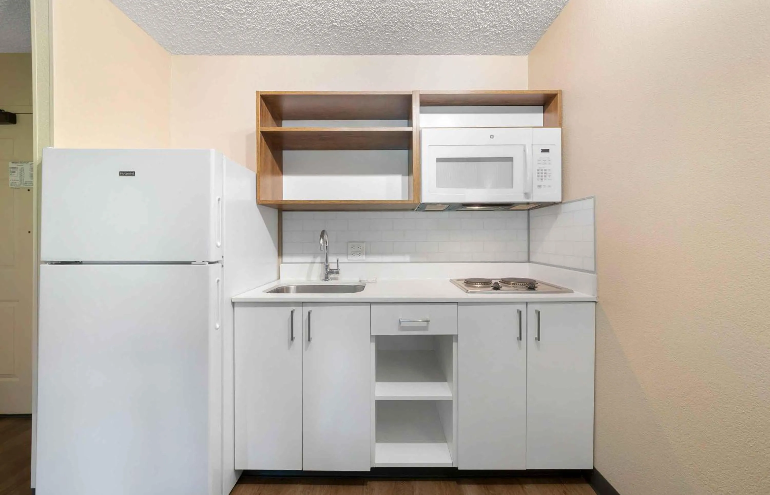 Kitchen or kitchenette in Extended Stay America Premier Suites - Miami - Airport - Miami Springs