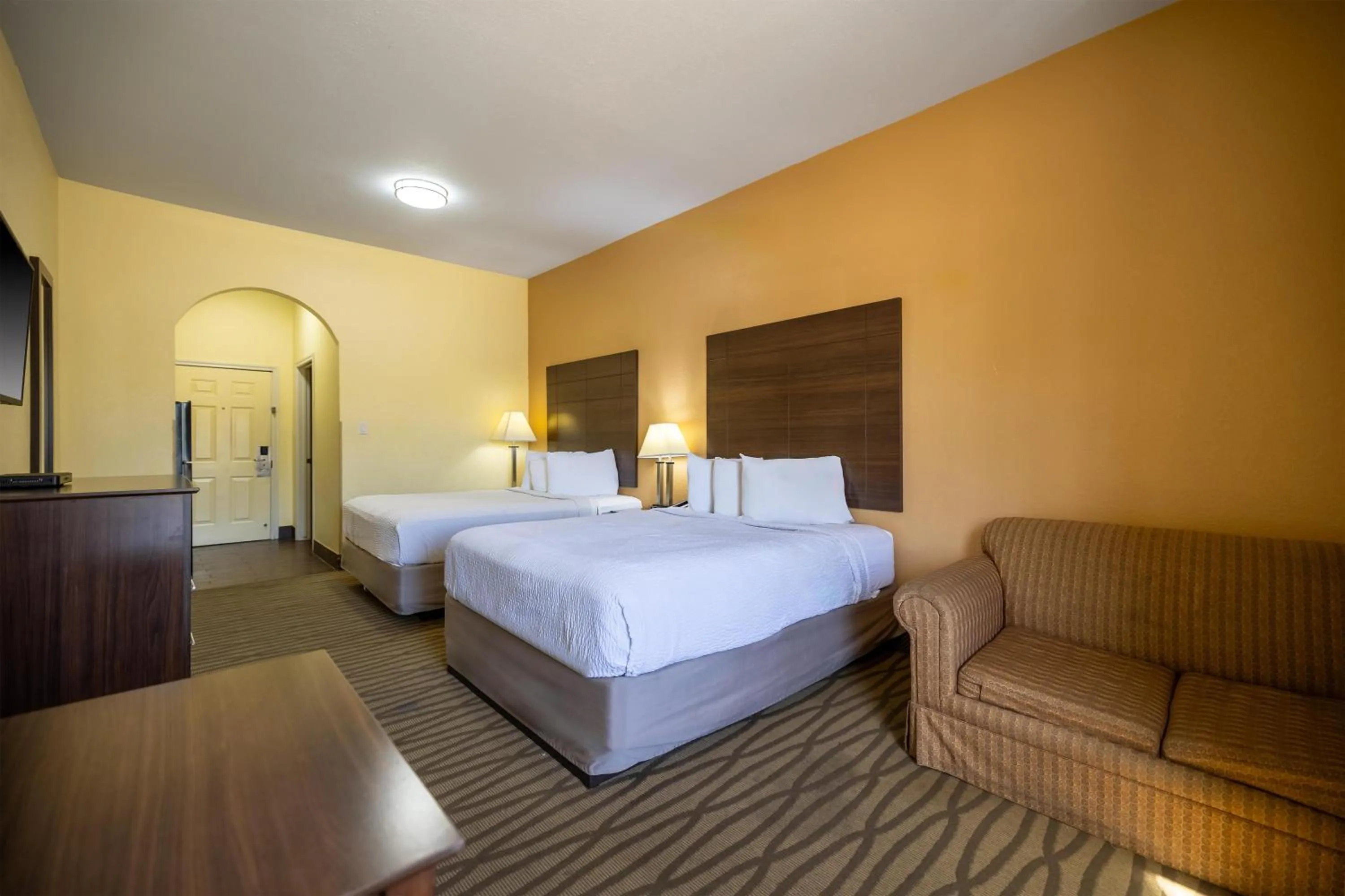 Photo of the whole room, Bed in Studio 6 Suites Pasadena, TX