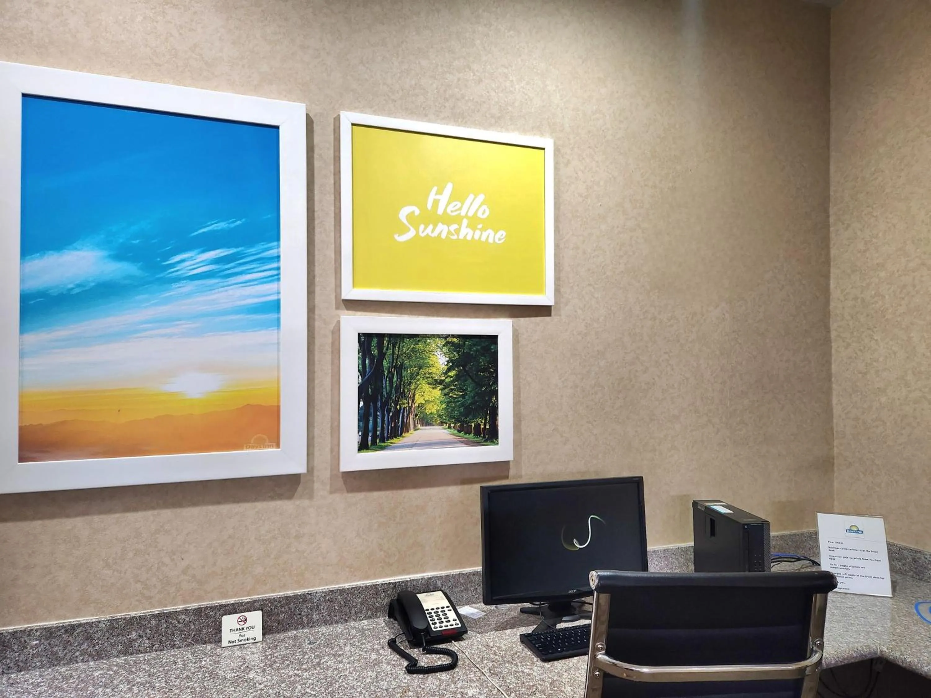 Business facilities in Days Inn & Suites by Wyndham Pasadena