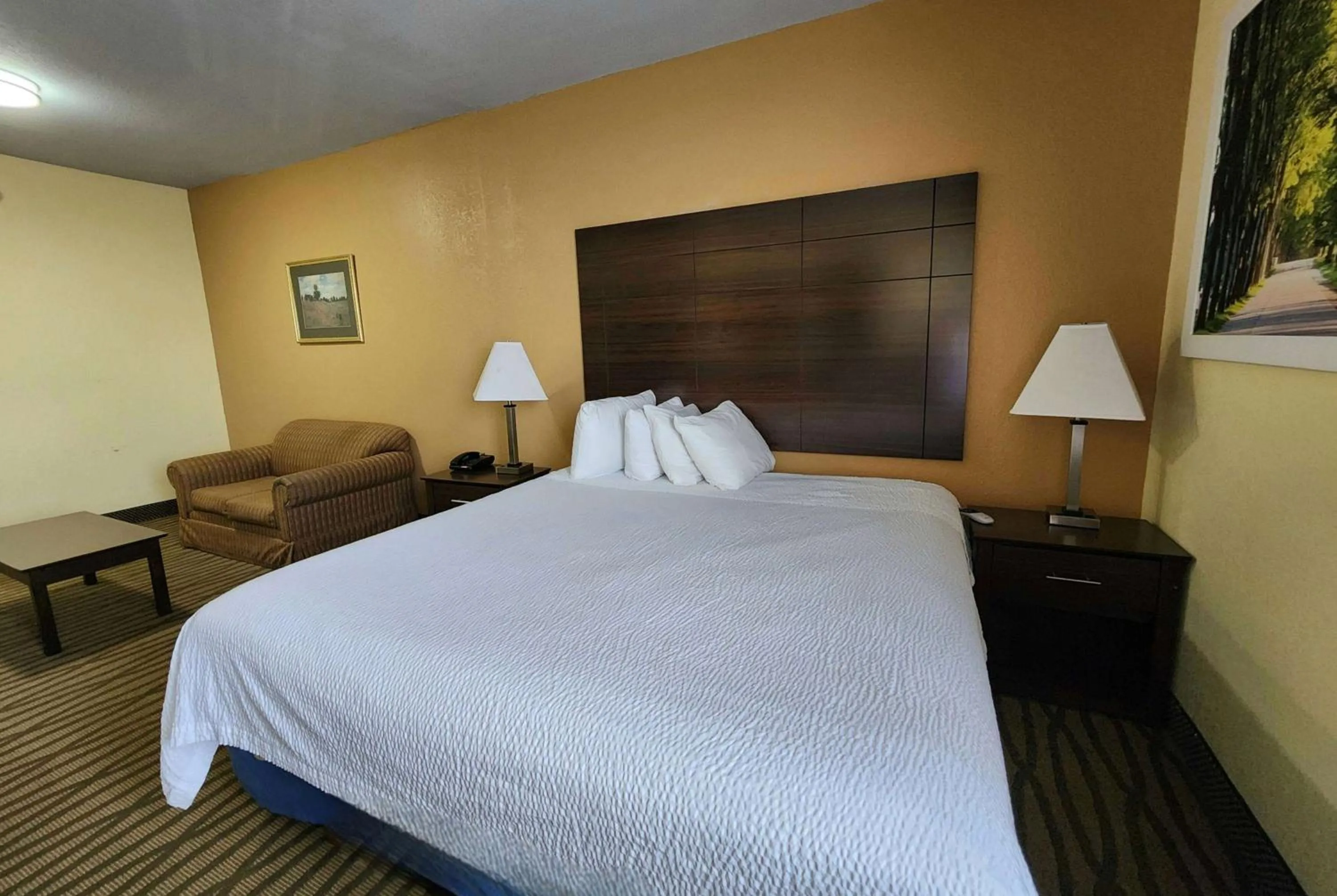 Photo of the whole room in Days Inn & Suites by Wyndham Pasadena