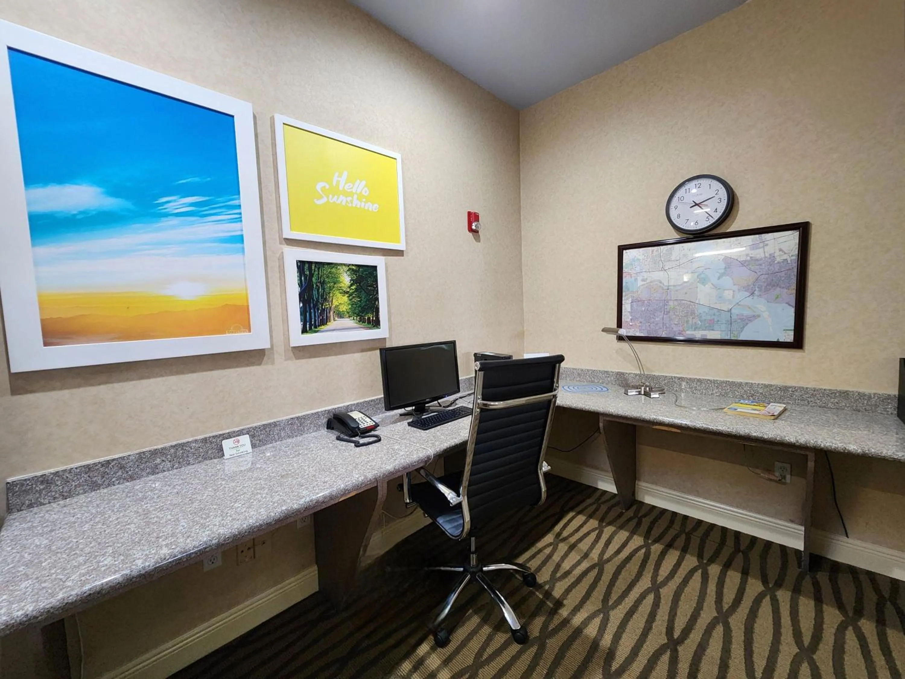 Business facilities in Days Inn & Suites by Wyndham Pasadena