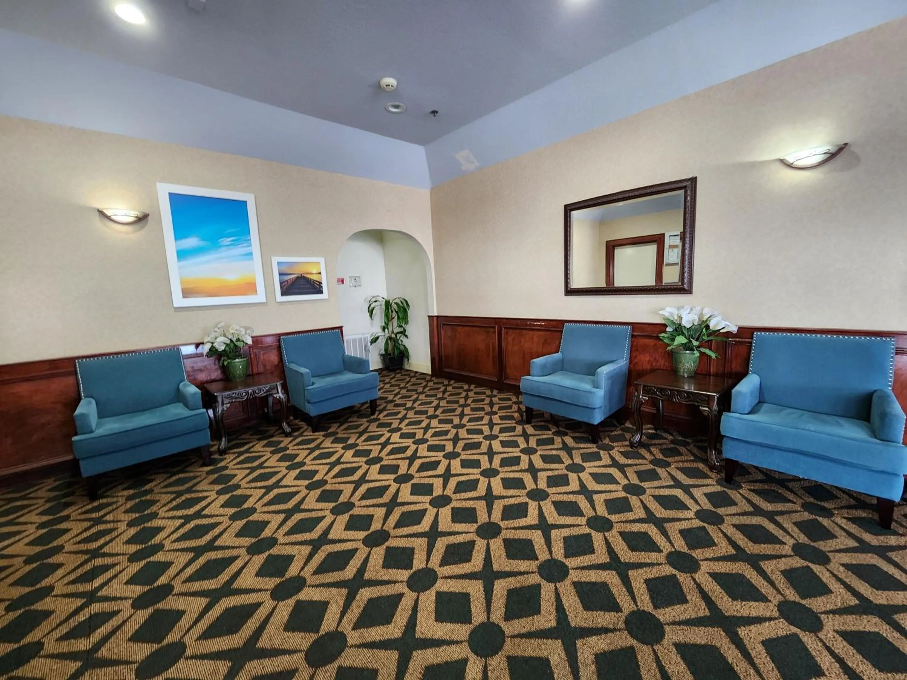 Lobby or reception in Days Inn & Suites by Wyndham Pasadena