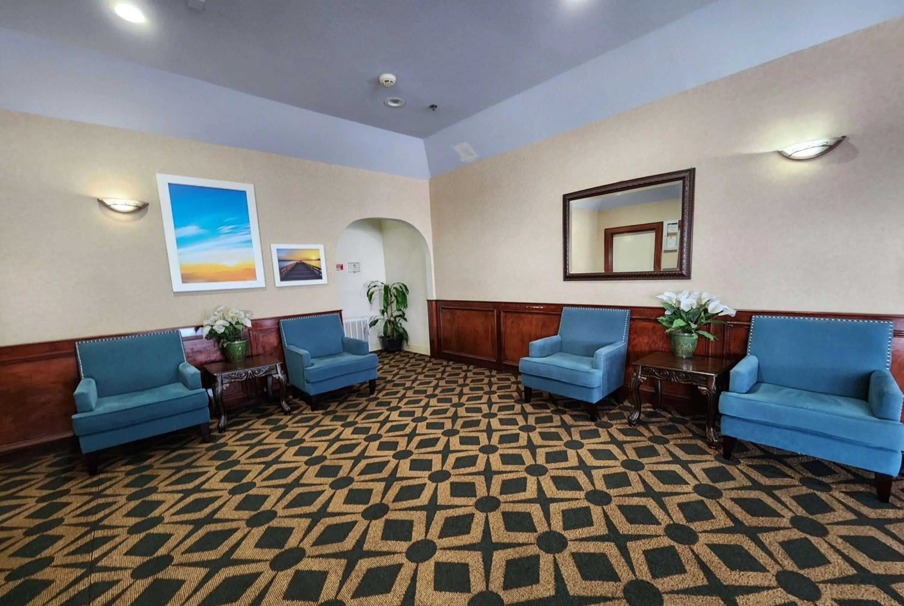 Lobby or reception in Days Inn & Suites by Wyndham Pasadena