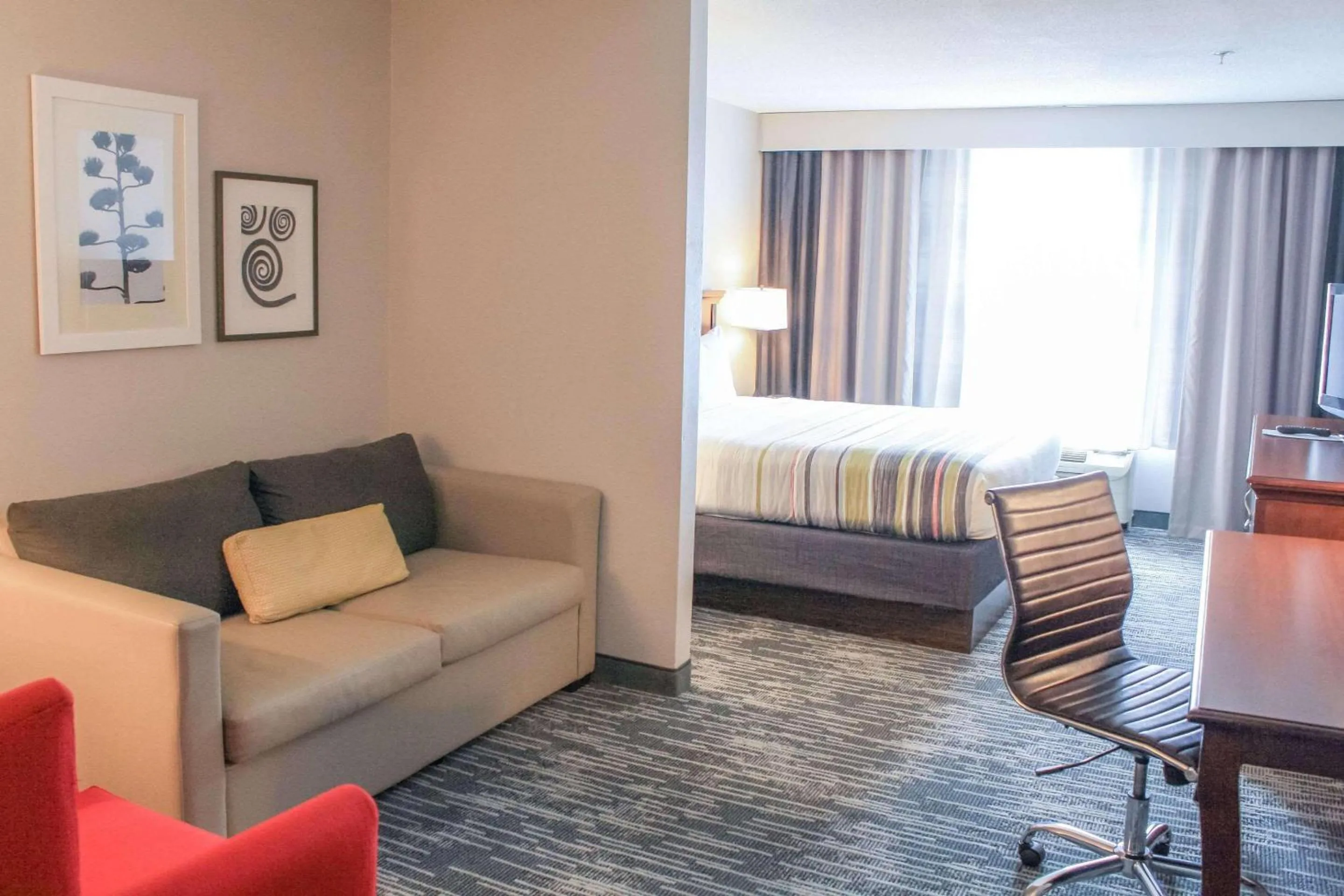 Bedroom, Bed in Country Inn & Suites by Radisson, Washington Dulles International Airport, VA