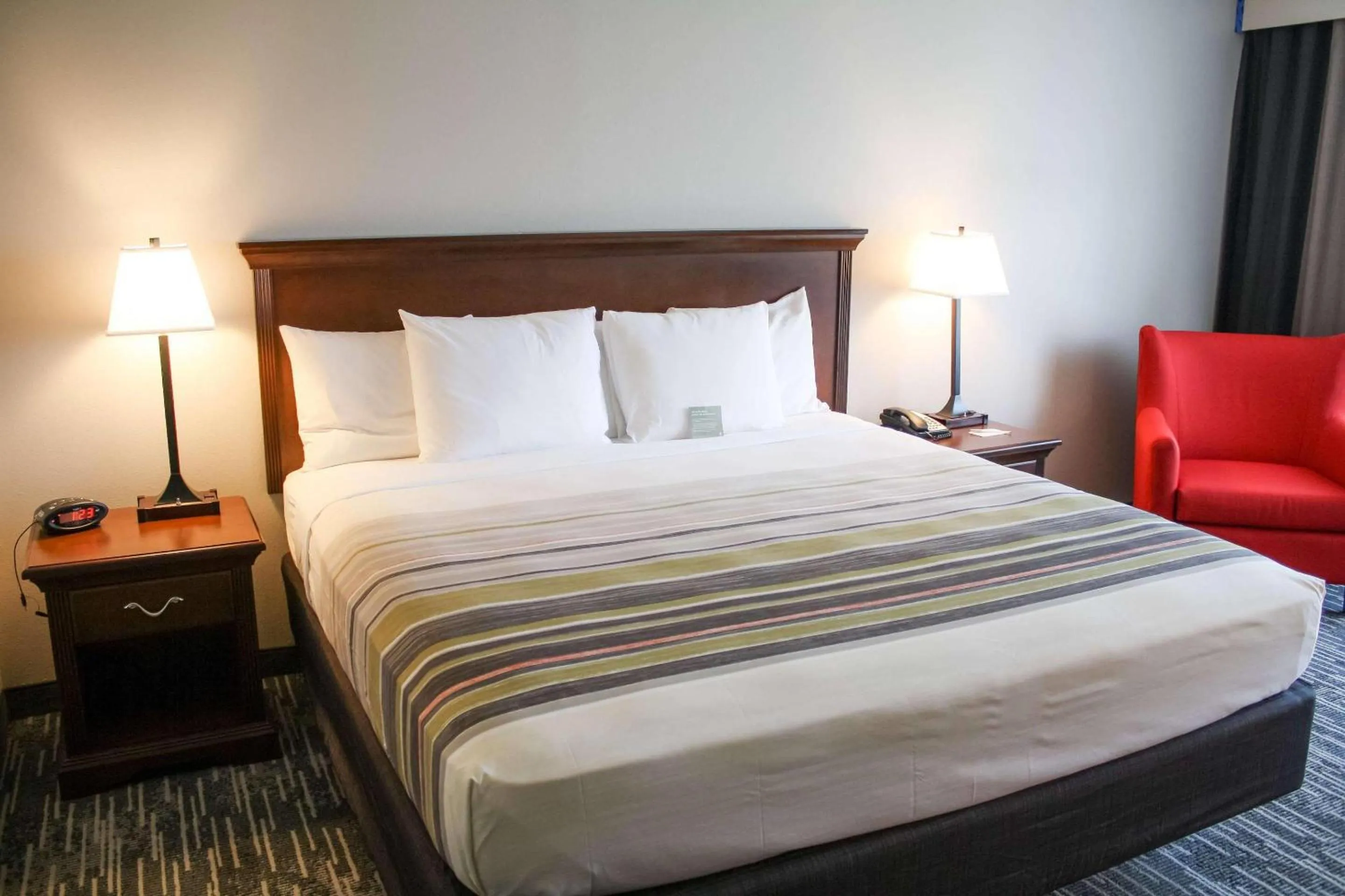 Bedroom, Bed in Country Inn & Suites by Radisson, Washington Dulles International Airport, VA