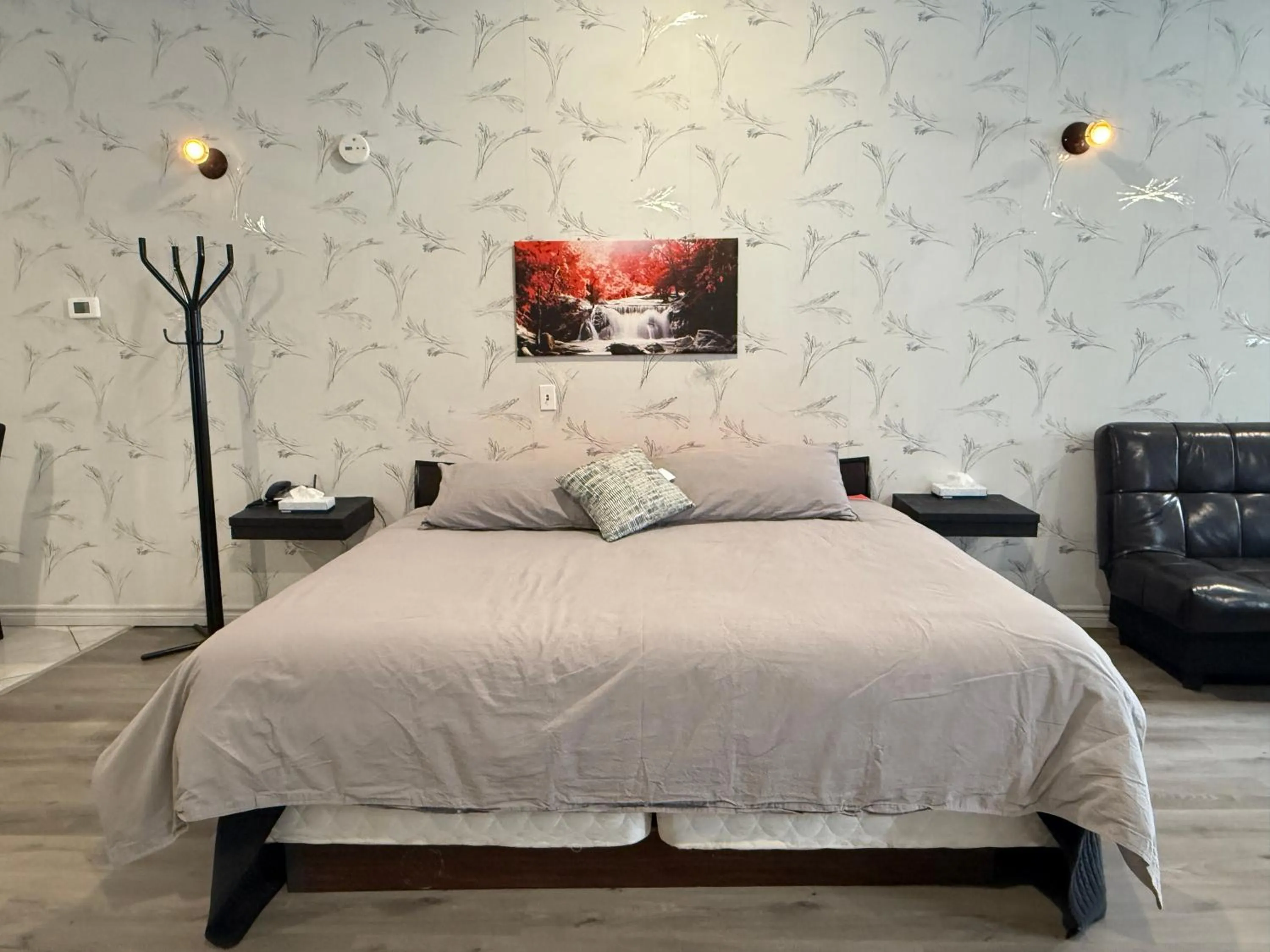 Bed in Hotel Motel La Marquise