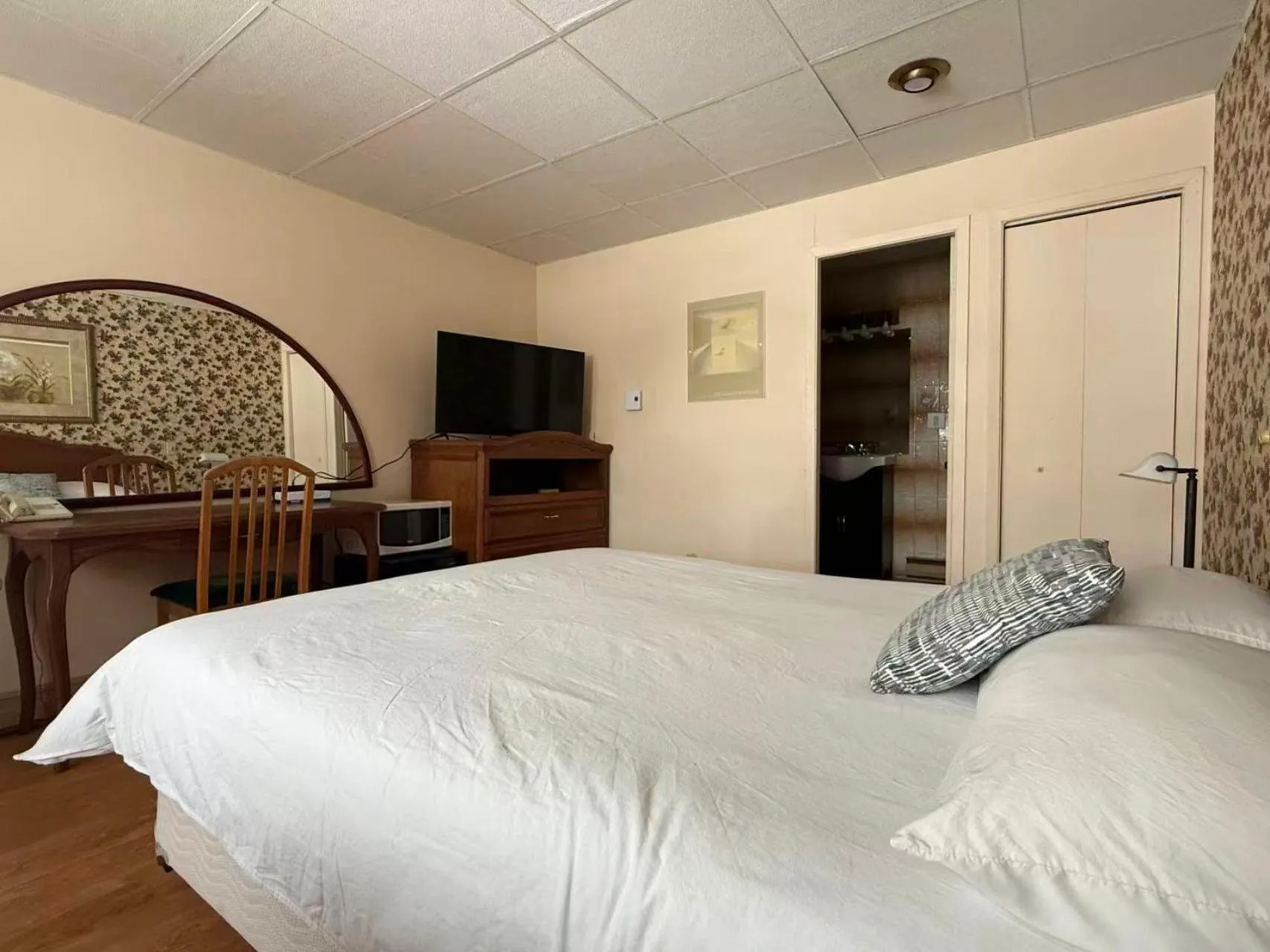 Bed in Hotel Motel La Marquise