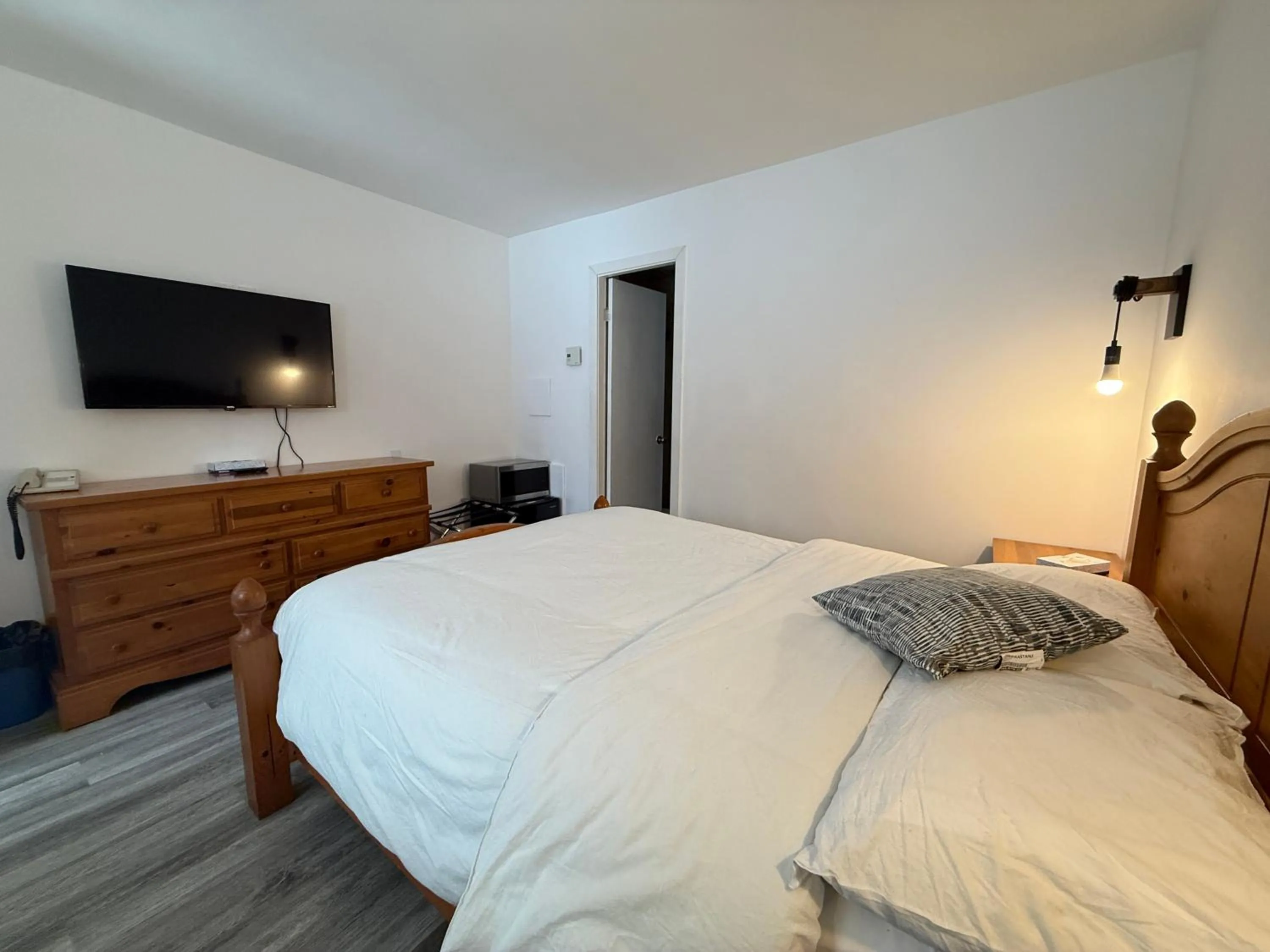 Bed in Hotel Motel La Marquise