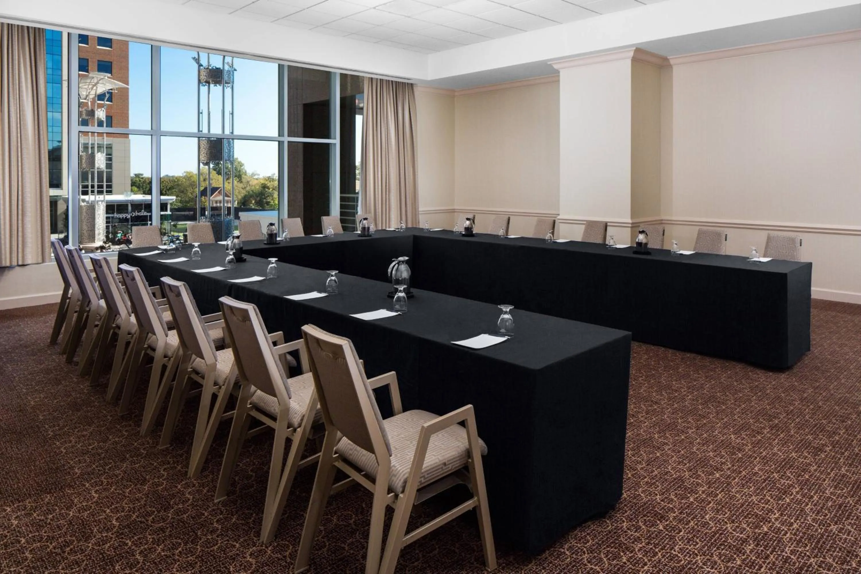 Meeting/conference room in Sheraton Raleigh Hotel