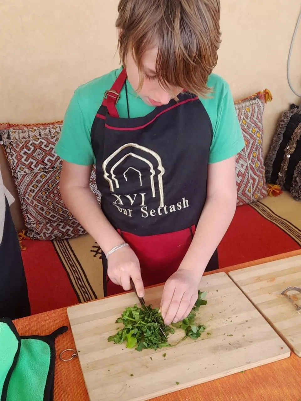 Restaurant/places to eat in Dar Settash