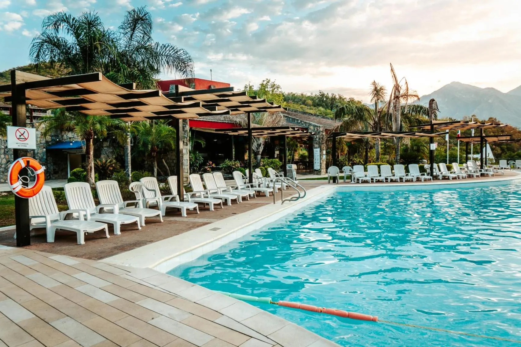 Swimming pool in Bahia Escondida