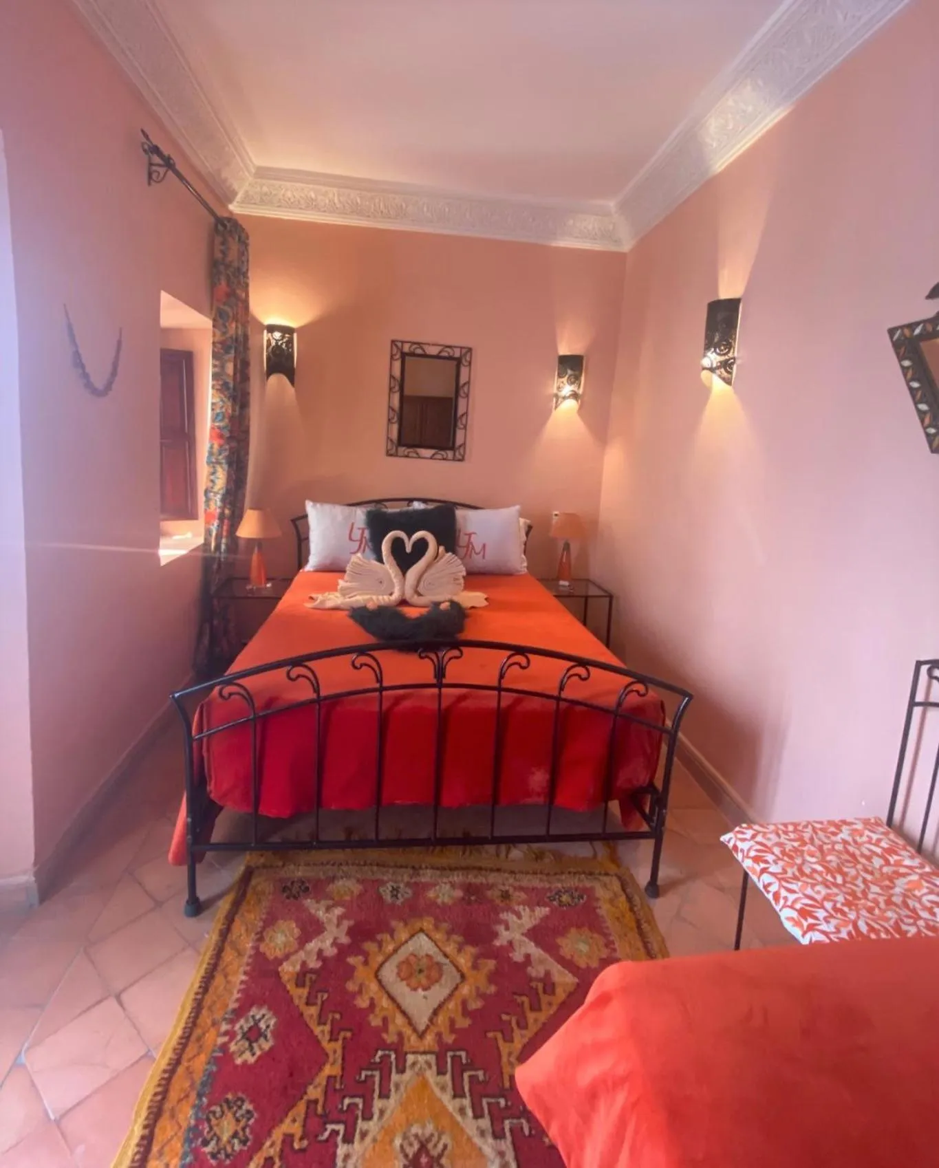 Bedroom, Bed in Les Jardins Mandaline