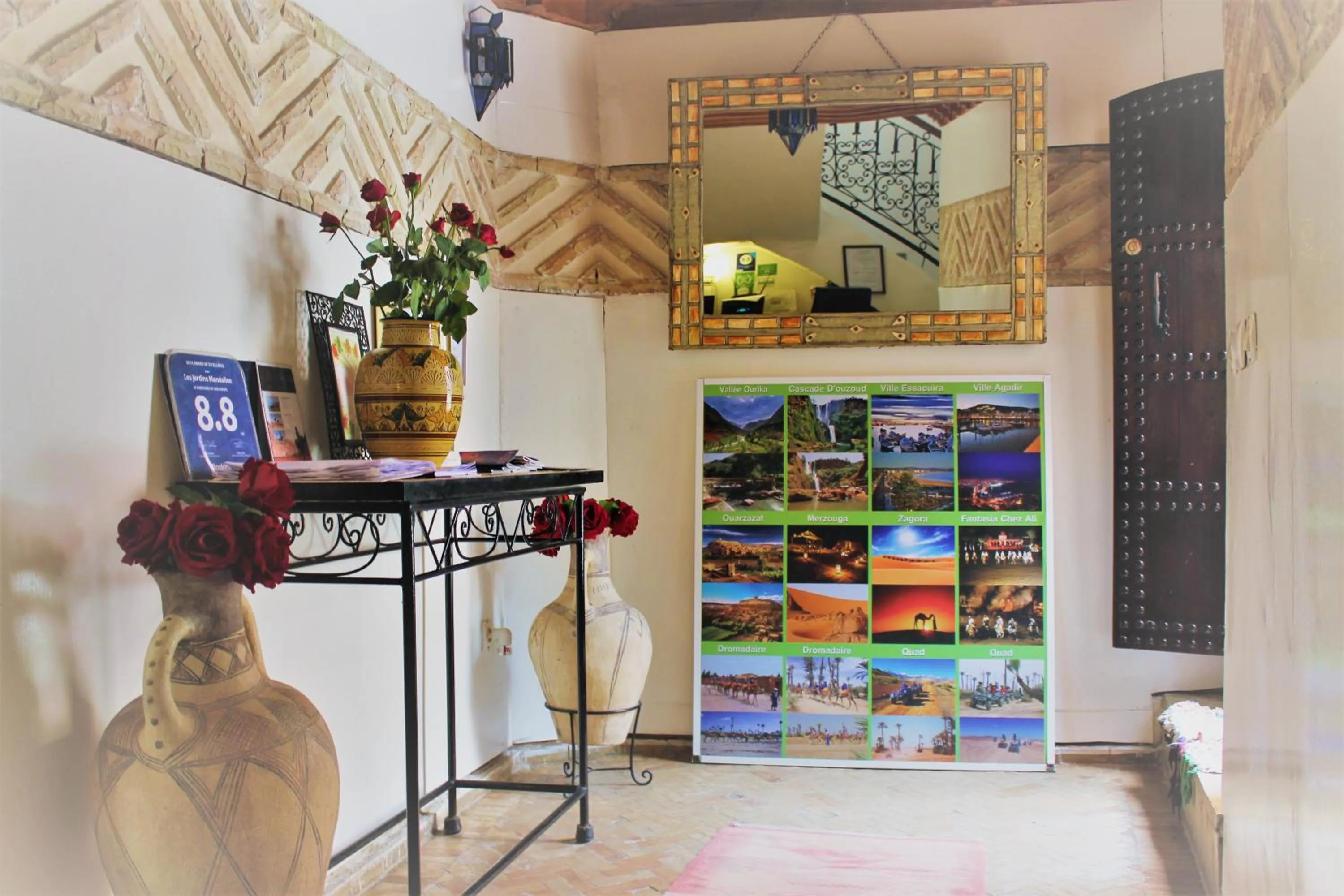 Lobby or reception in Les Jardins Mandaline