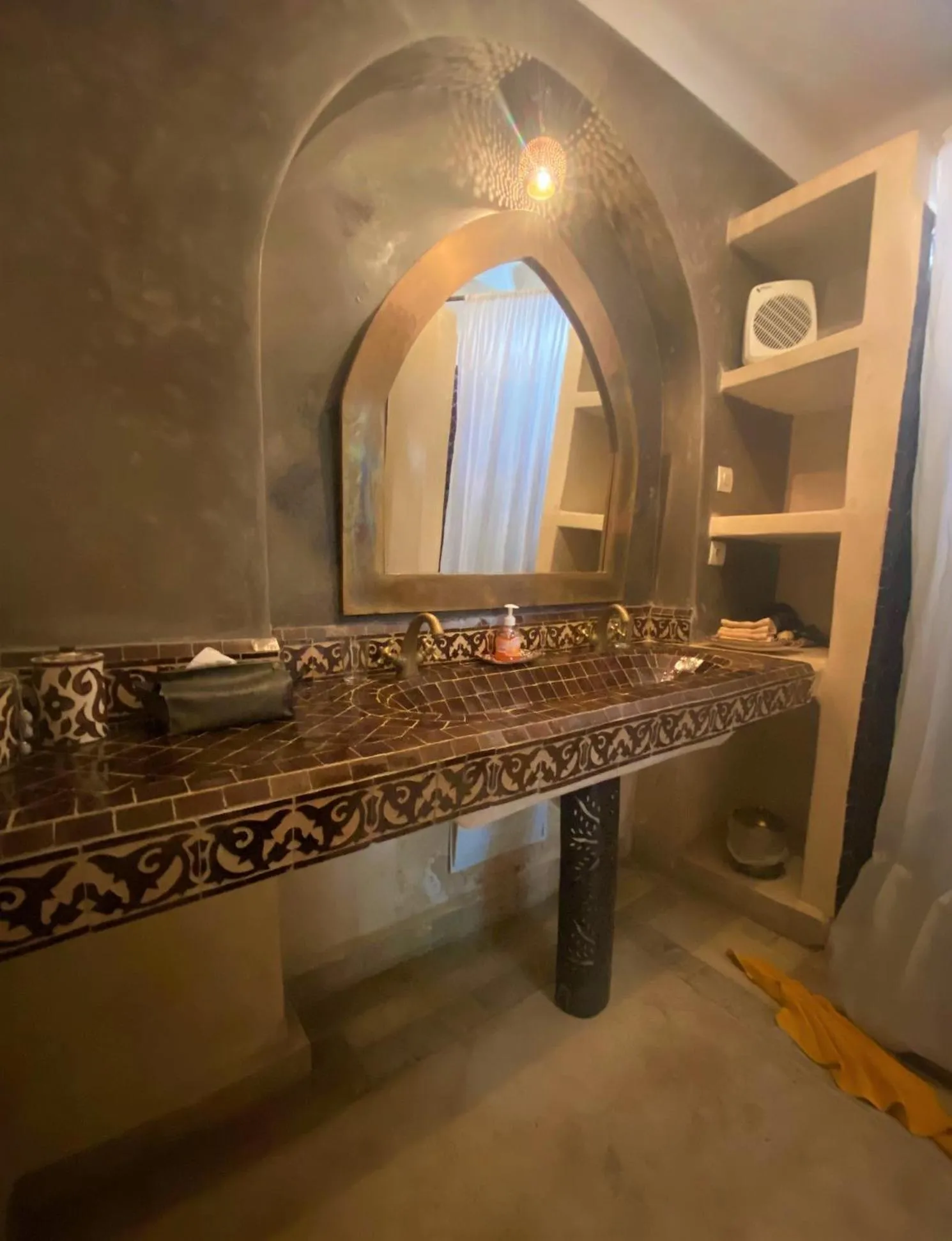 Bathroom in Les Jardins Mandaline