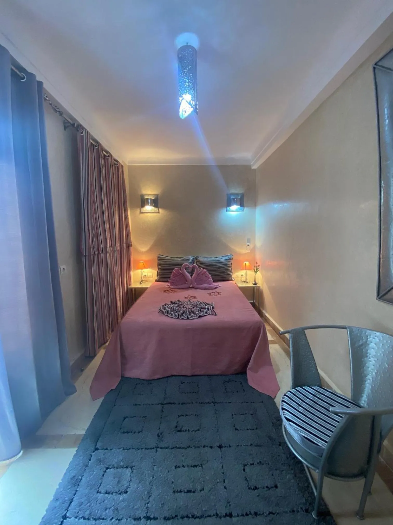 Bedroom, Bed in Les Jardins Mandaline