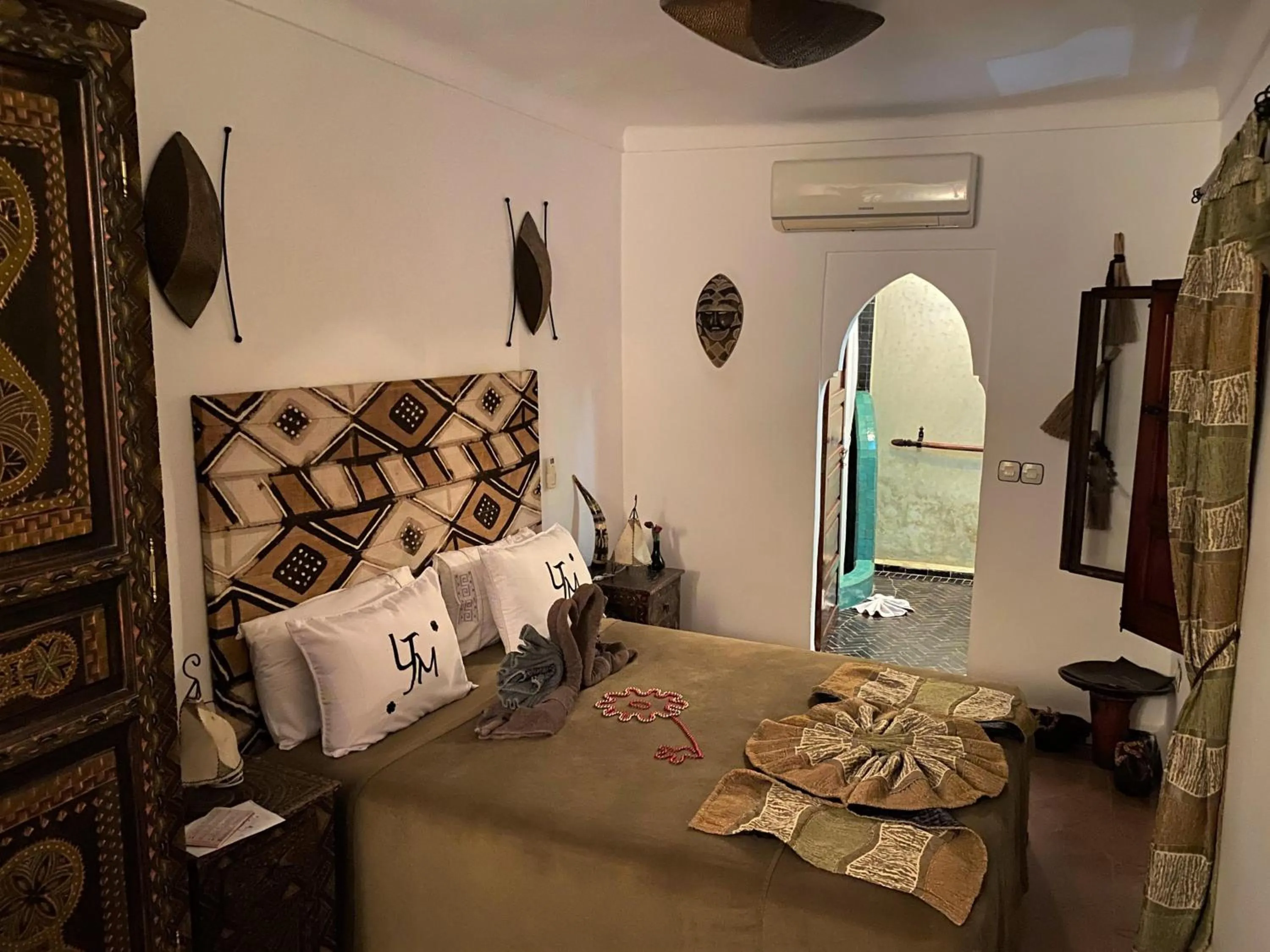 Bed in Les Jardins Mandaline