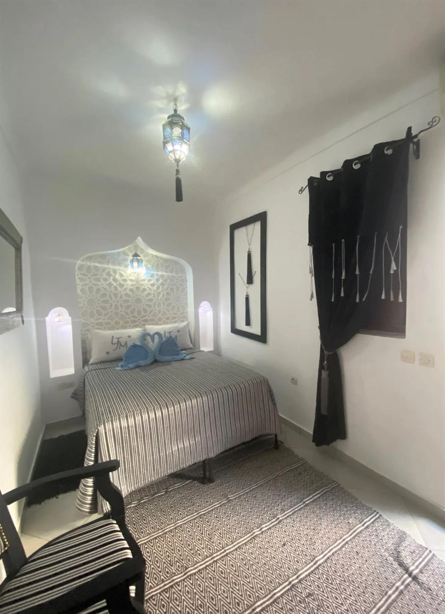 Bathroom, Bed in Les Jardins Mandaline