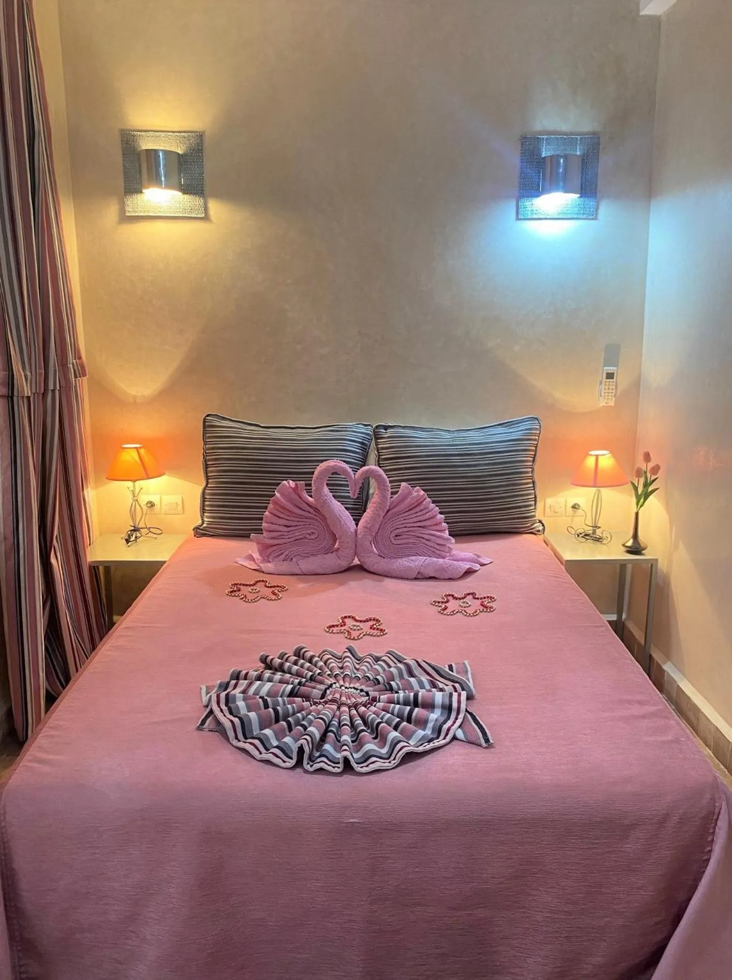 Bed in Les Jardins Mandaline