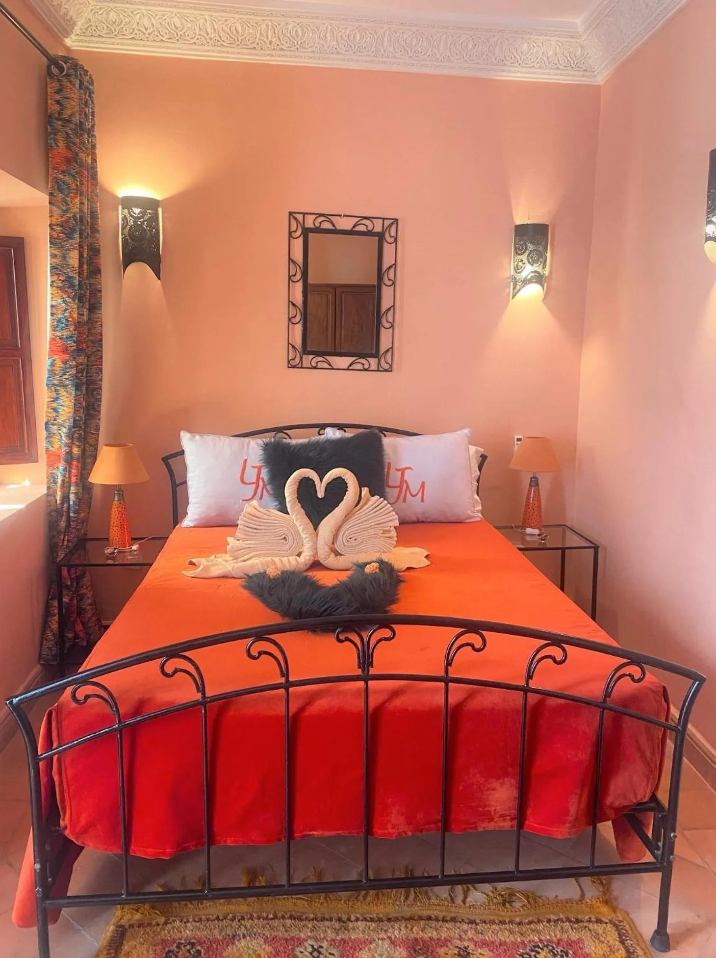 Bed in Les Jardins Mandaline