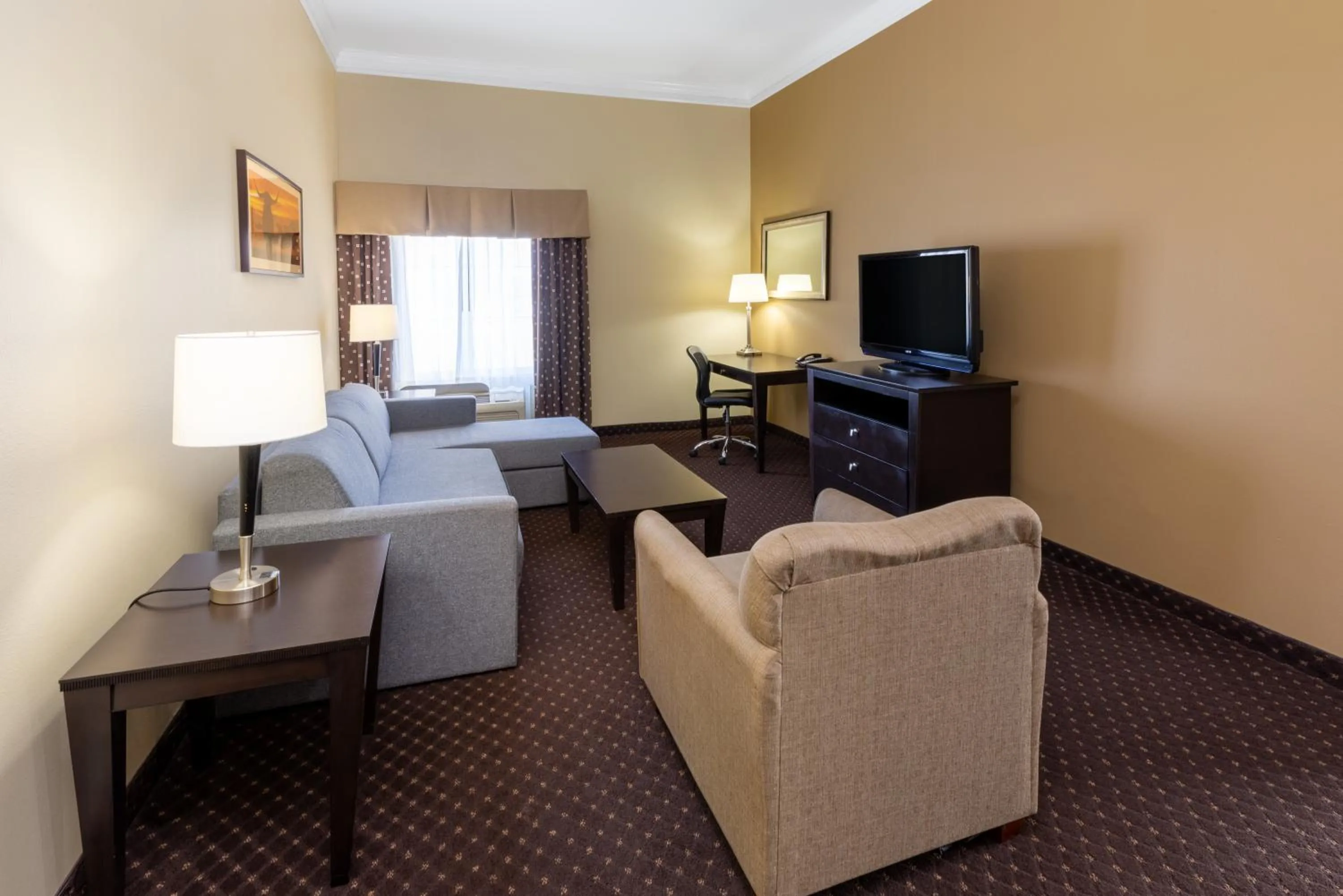 Communal lounge/ TV room, Bed in La Quinta by Wyndham Houston New Caney