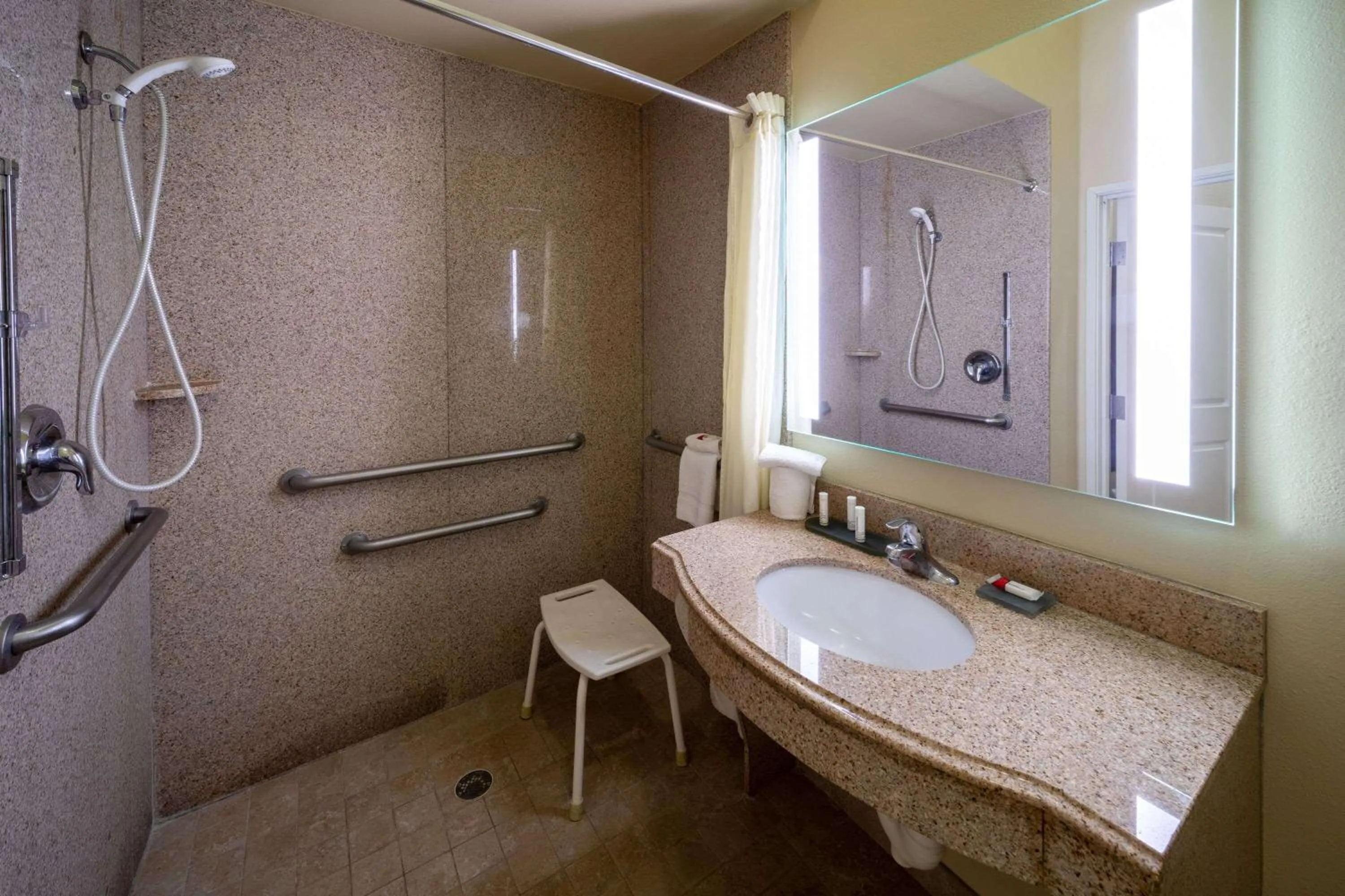 Shower in La Quinta by Wyndham Houston New Caney