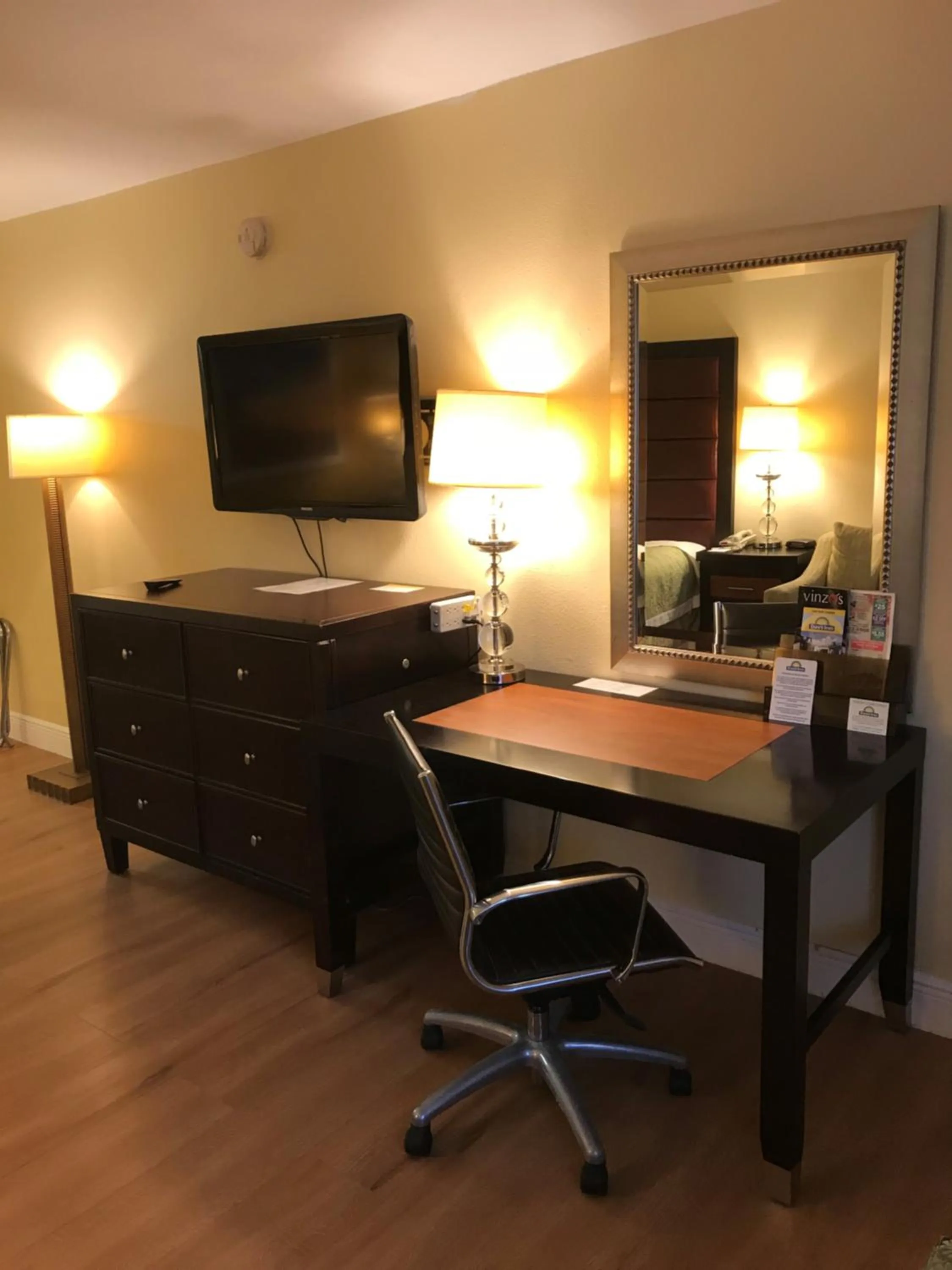 Decorative detail in Days Inn by Wyndham N Orlando/Casselberry