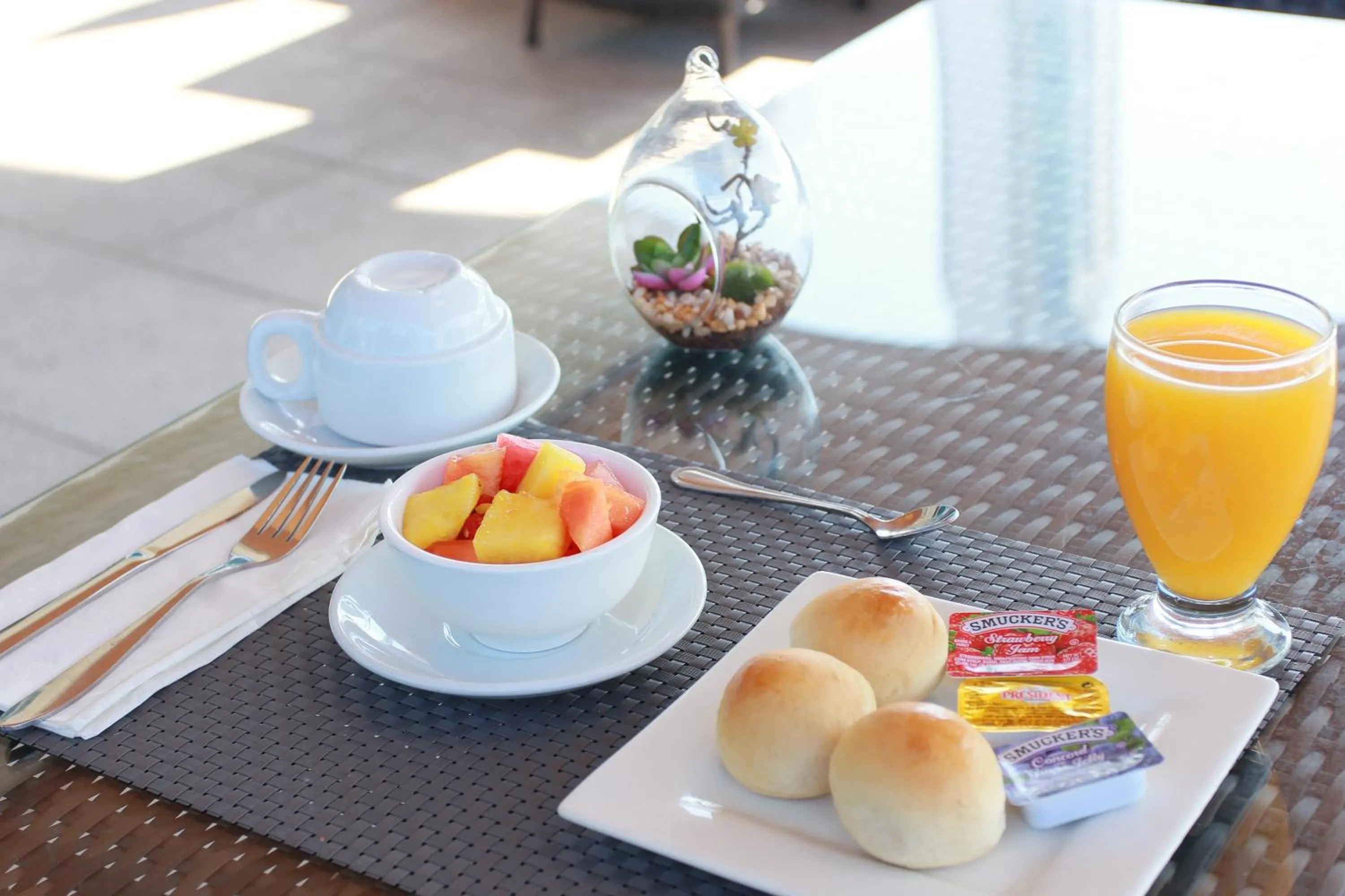 Continental breakfast in Hotel Bahía Suites