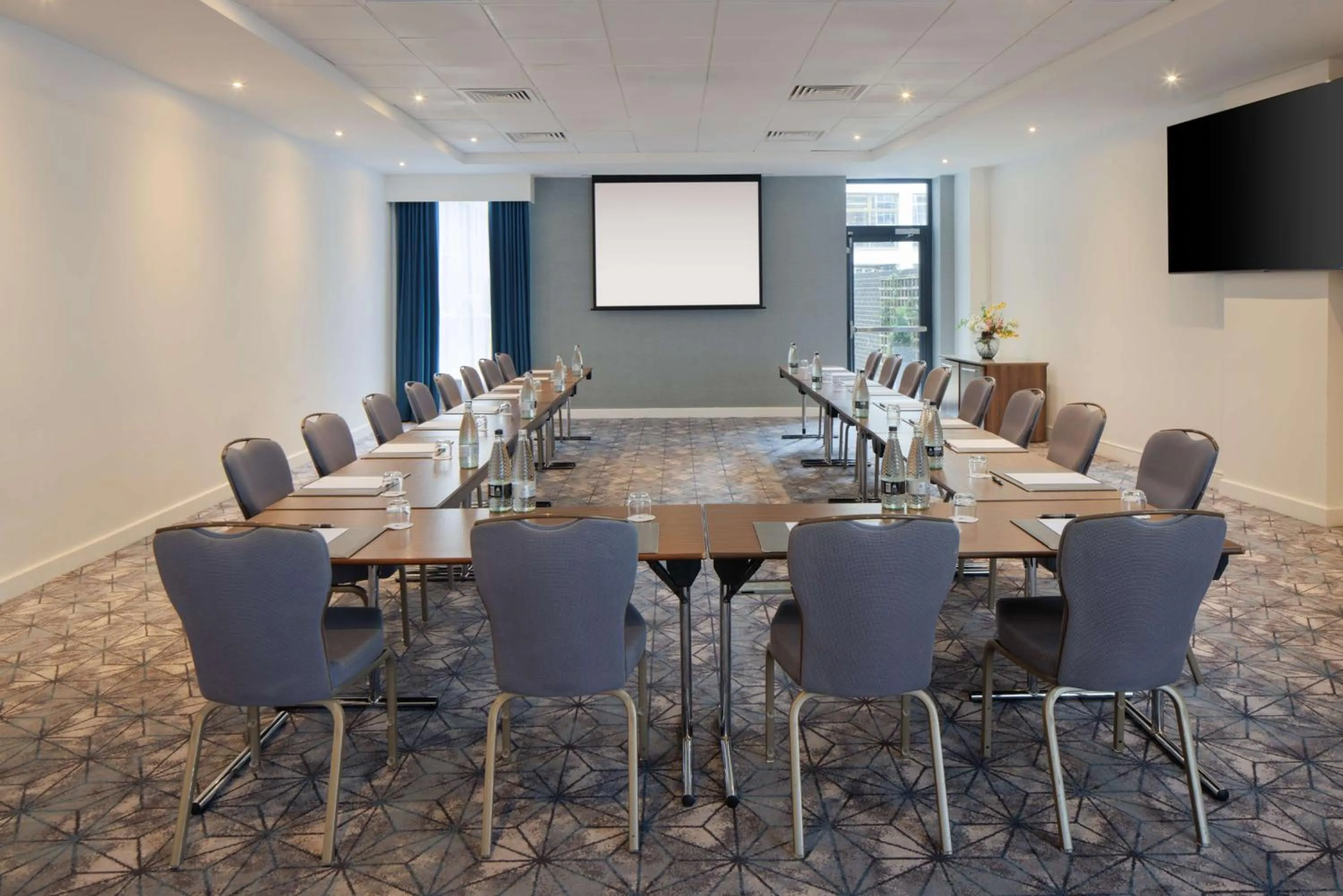 Meeting/conference room in DoubleTree by Hilton London Angel Kings Cross