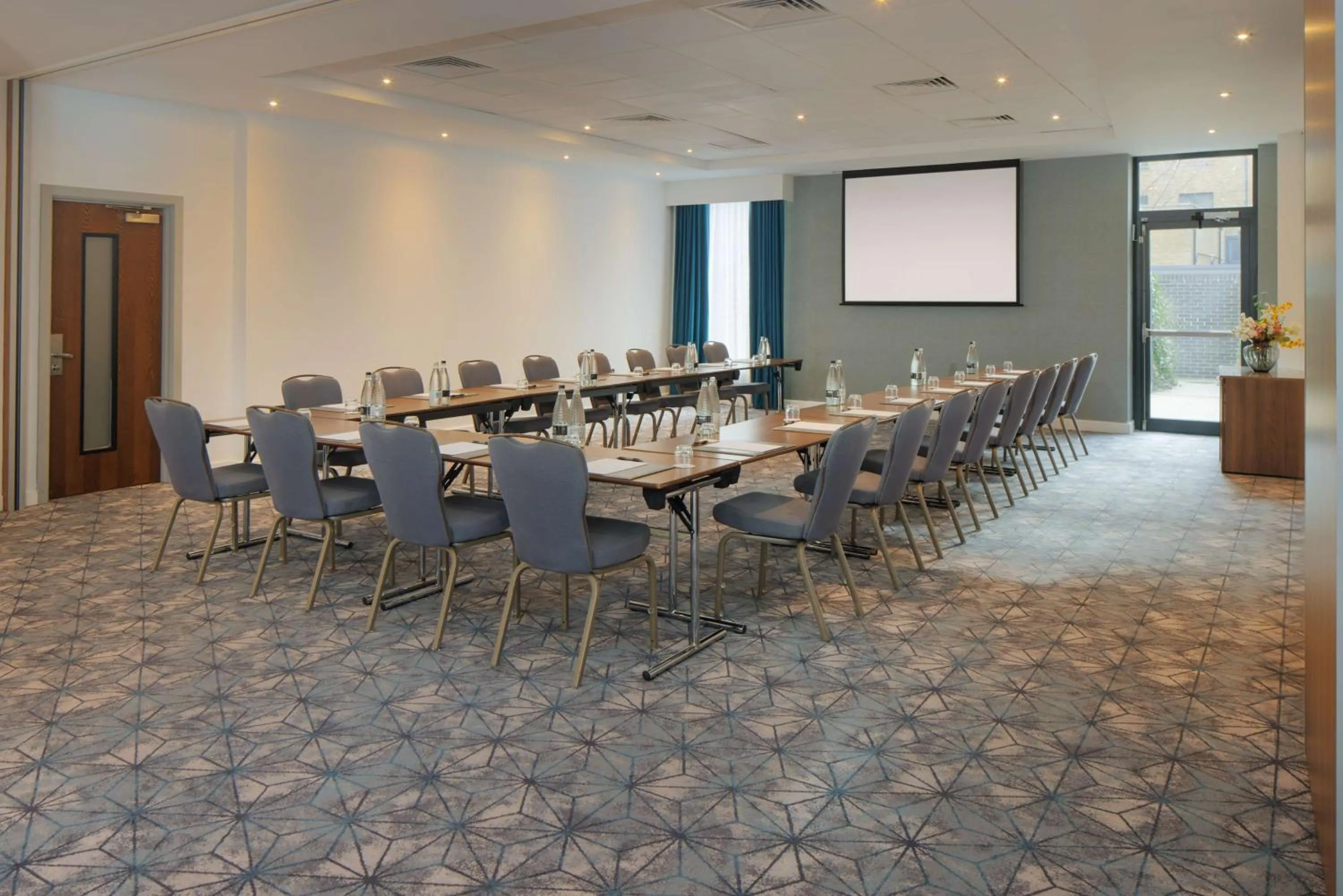 Meeting/conference room in DoubleTree by Hilton London Angel Kings Cross