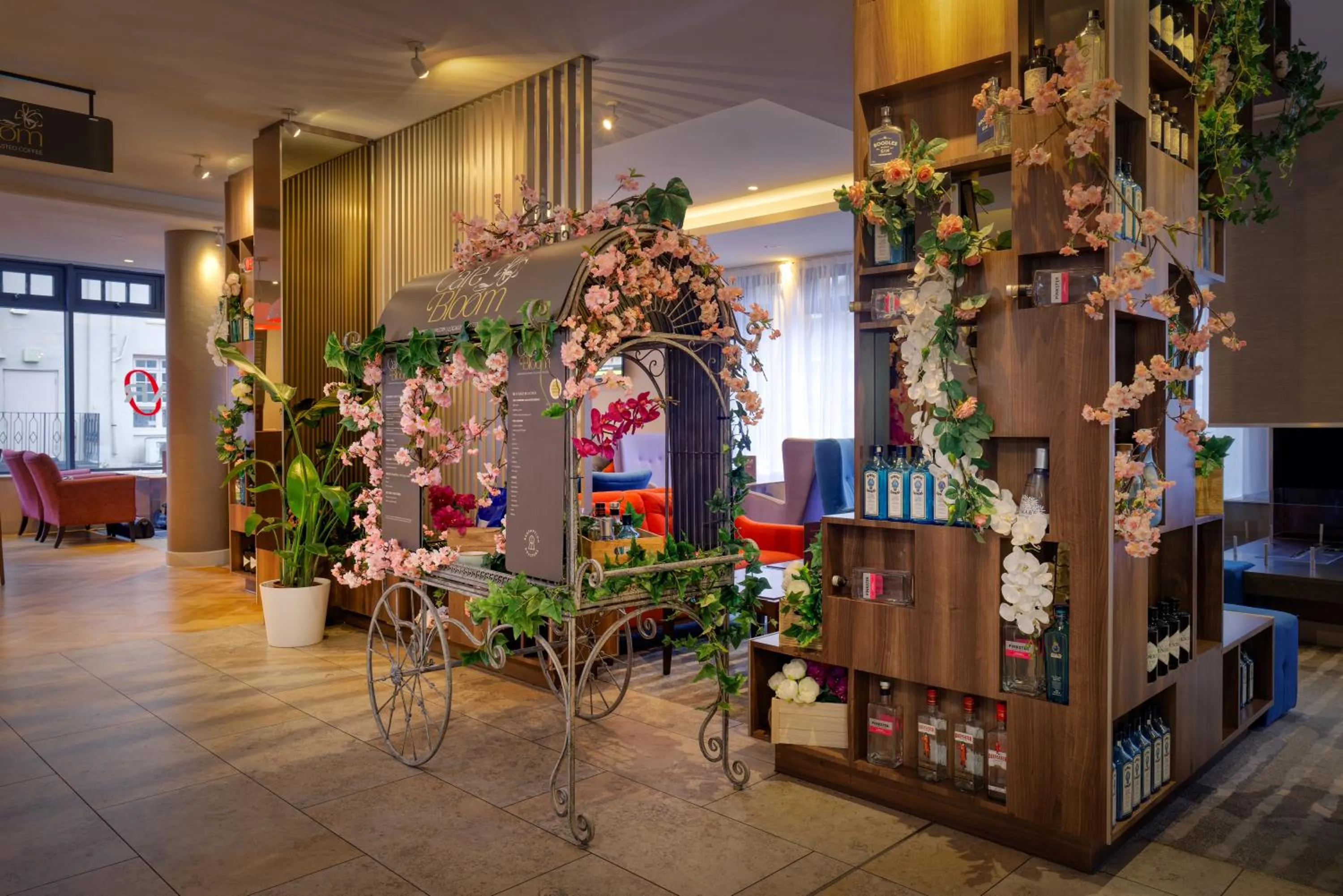 Lobby or reception in DoubleTree by Hilton London Angel Kings Cross